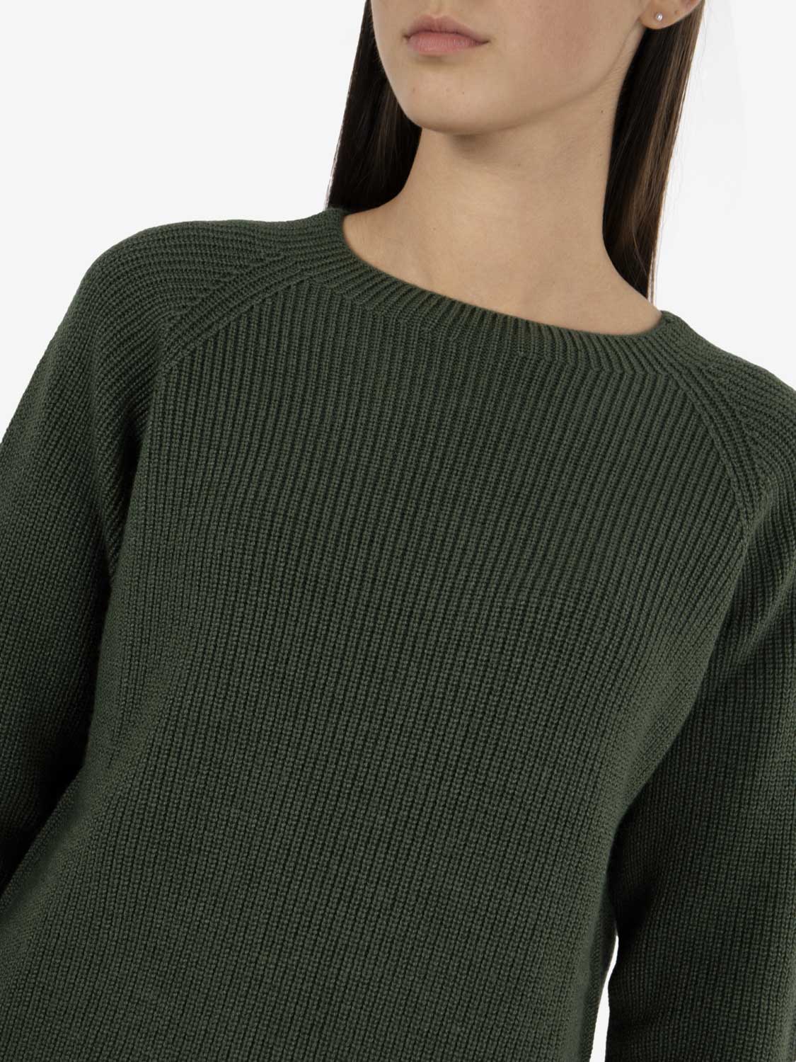 Maglione con scollo a barca verde militare