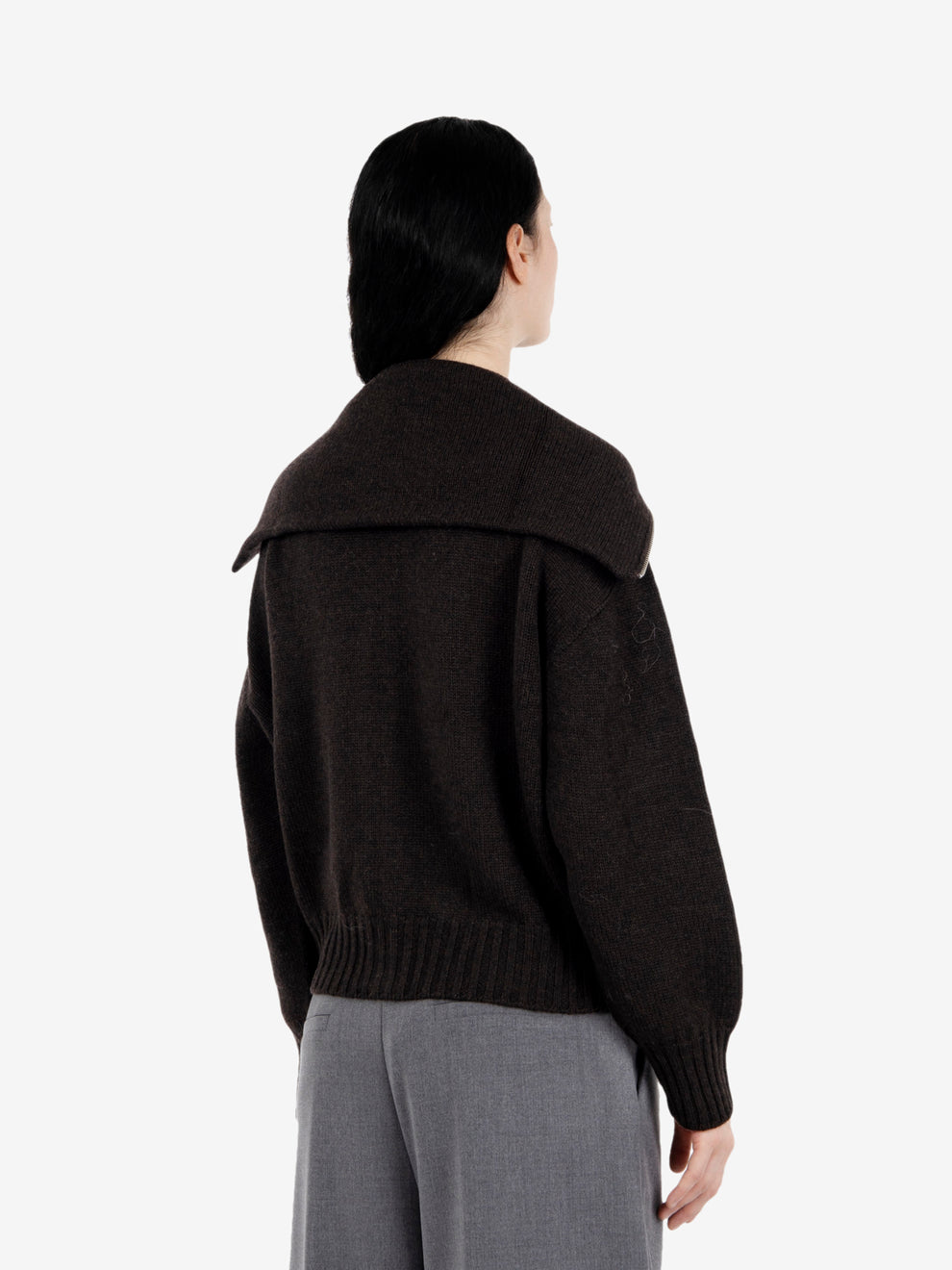 Maglione con zip a collo alto caffè