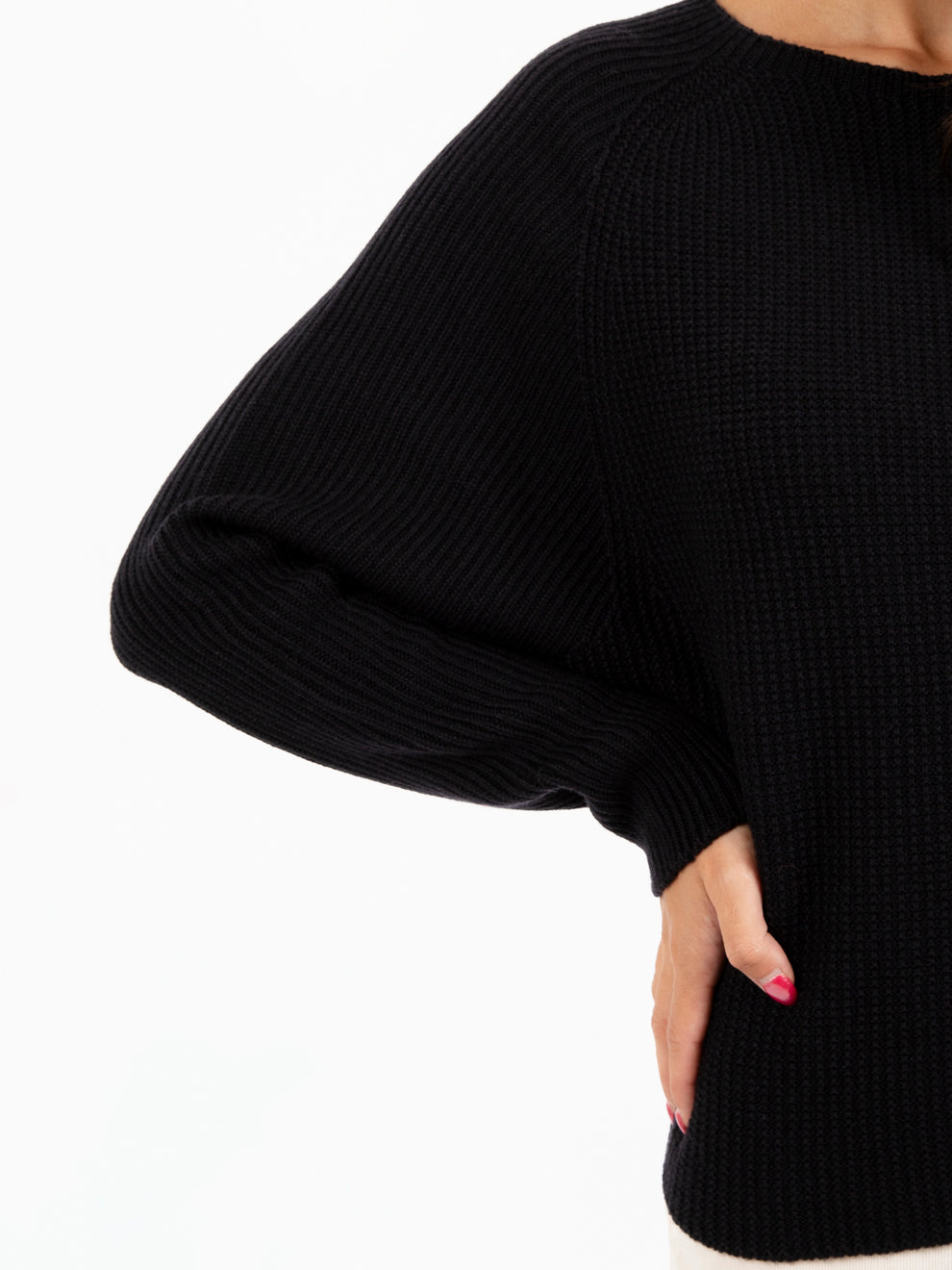 Maglione crop in lana nera