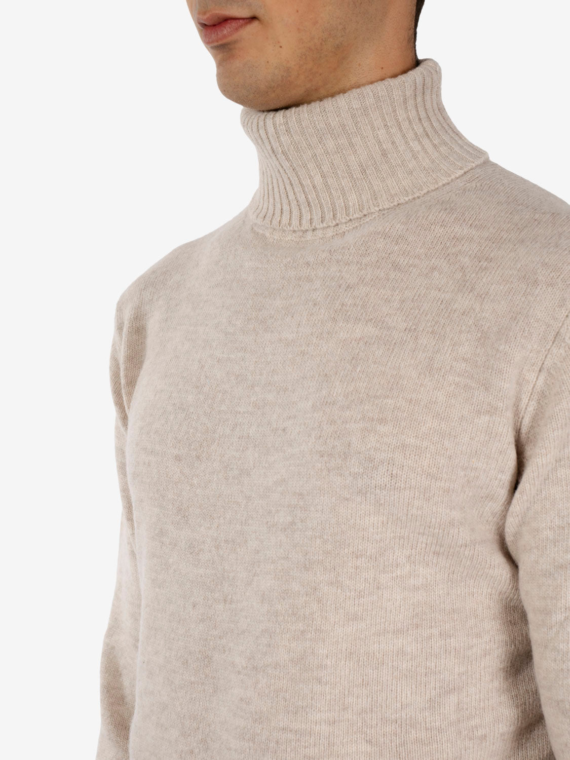 Maglione dolcevita avena