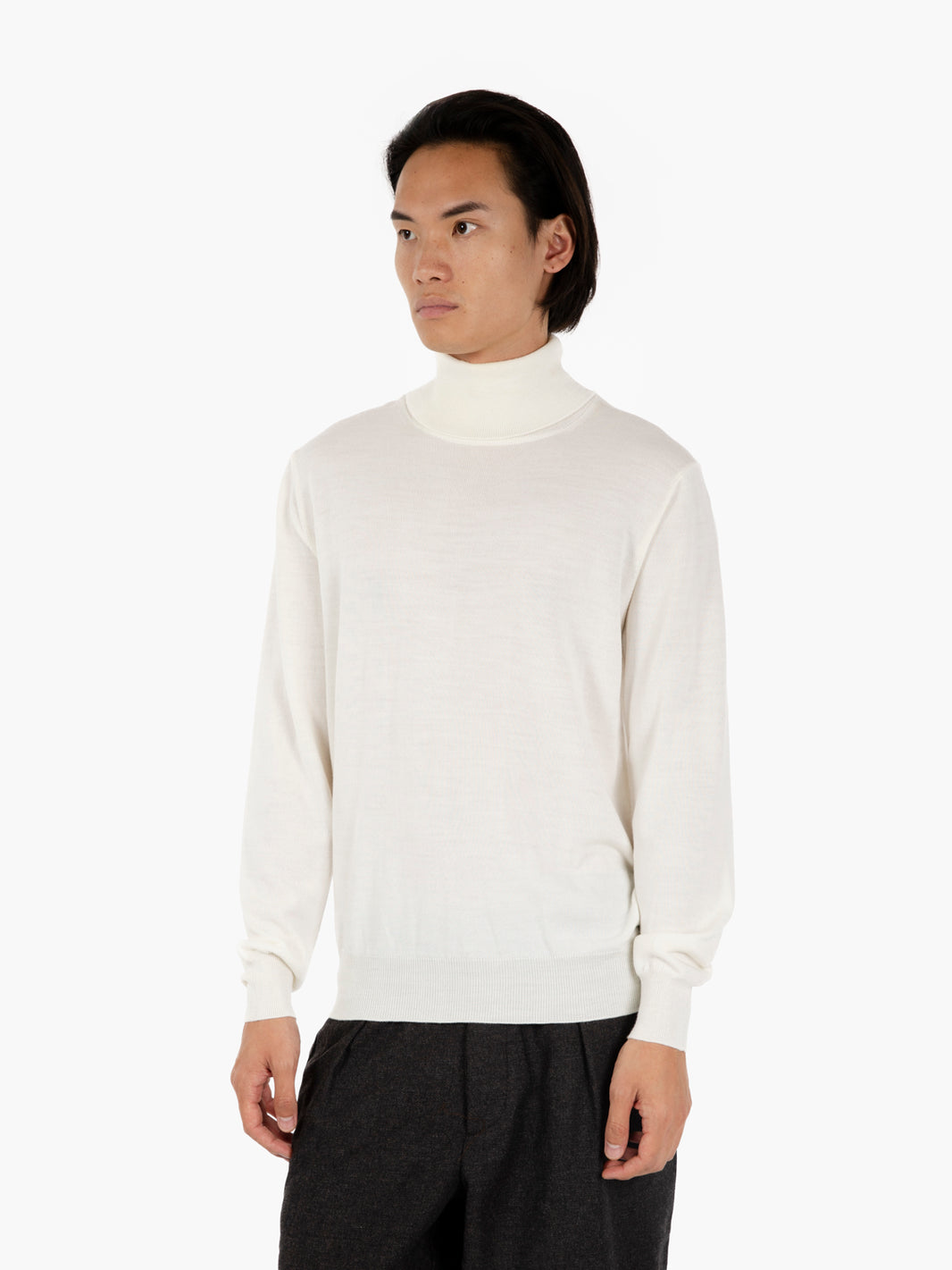 Maglione dolcevita in lana ecrù