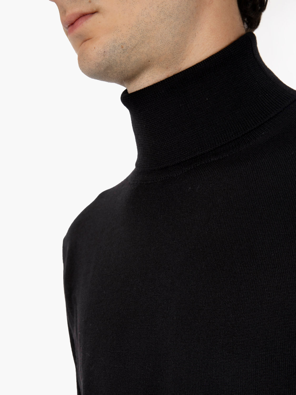 Maglione dolcevita in lana nero