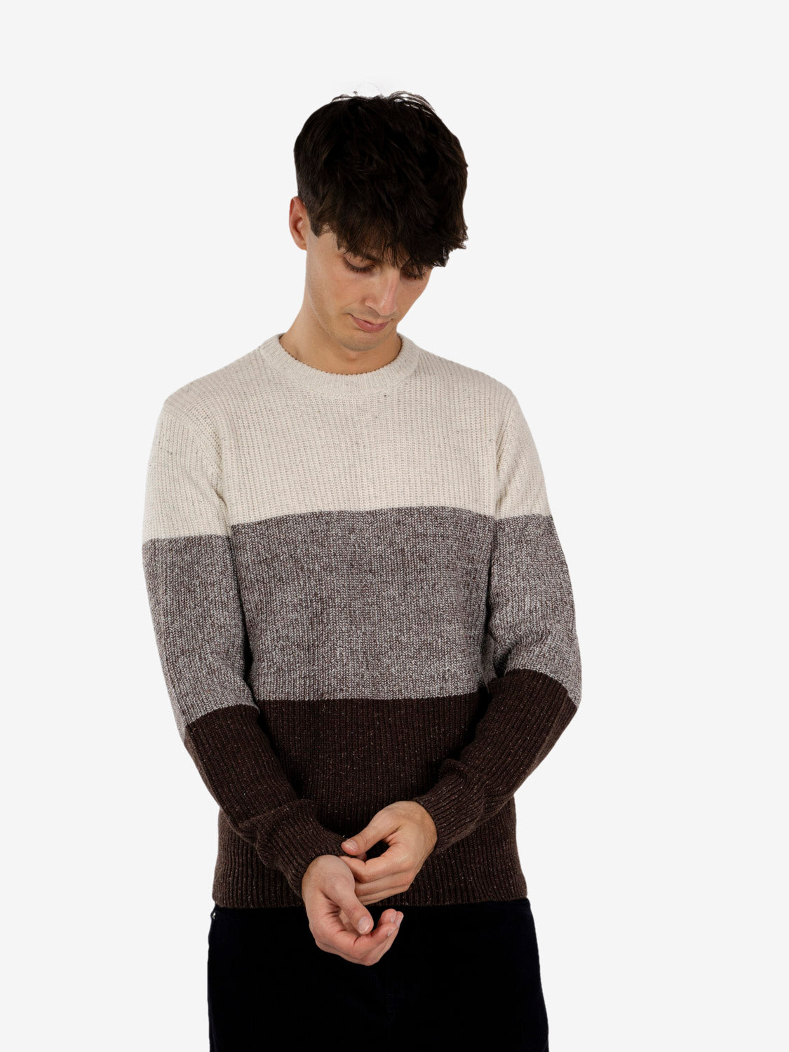 Maglione girocollo a fasce moro