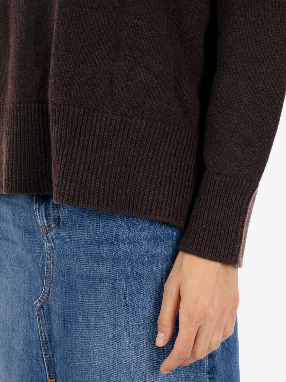 Crew neck egg-shaped coffee sweater