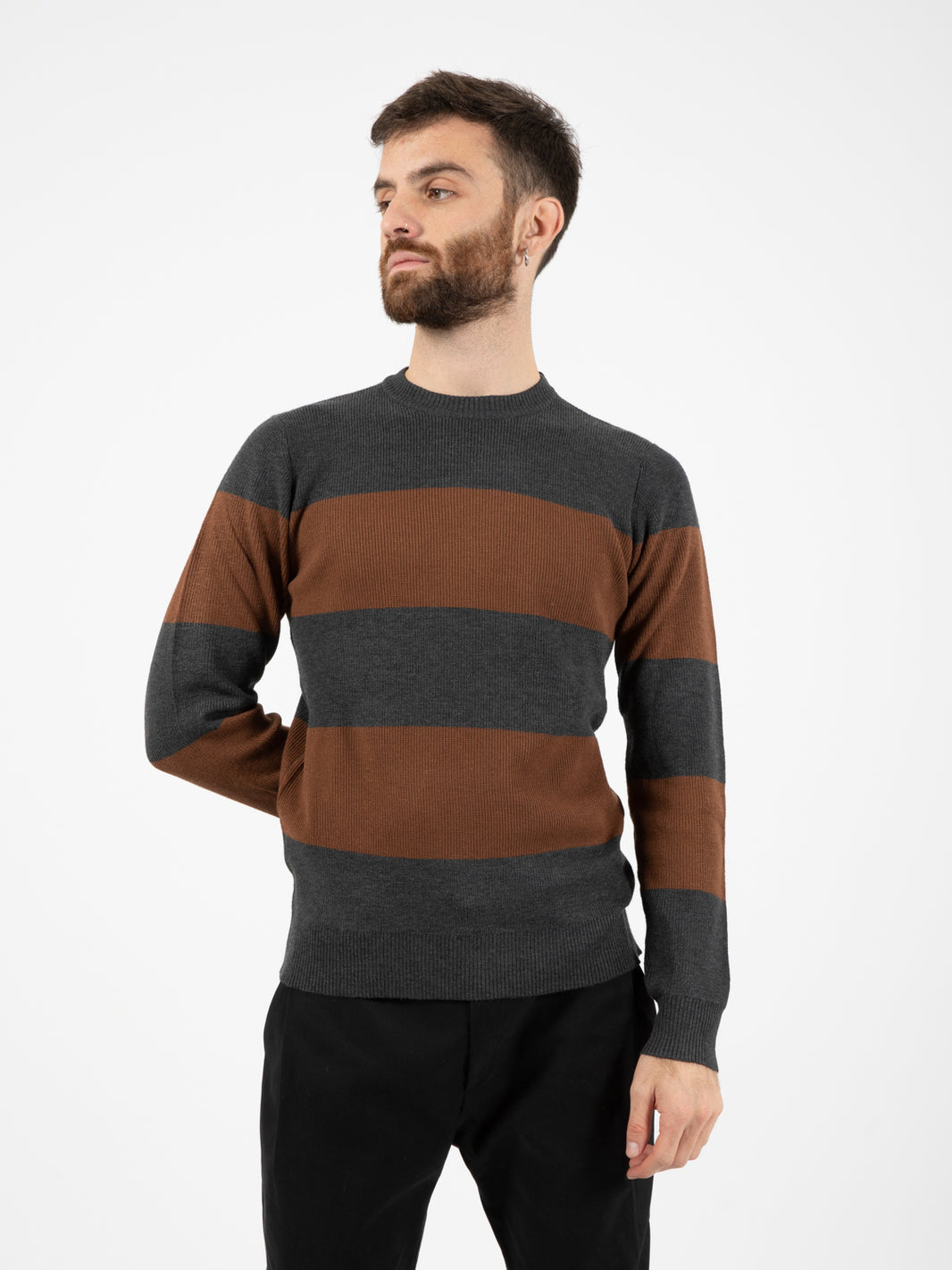 Maglione girocollo antracite / tabacco
