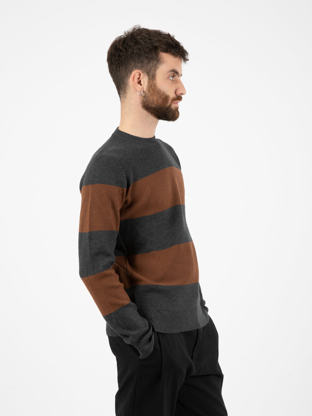 Maglione girocollo antracite / tabacco