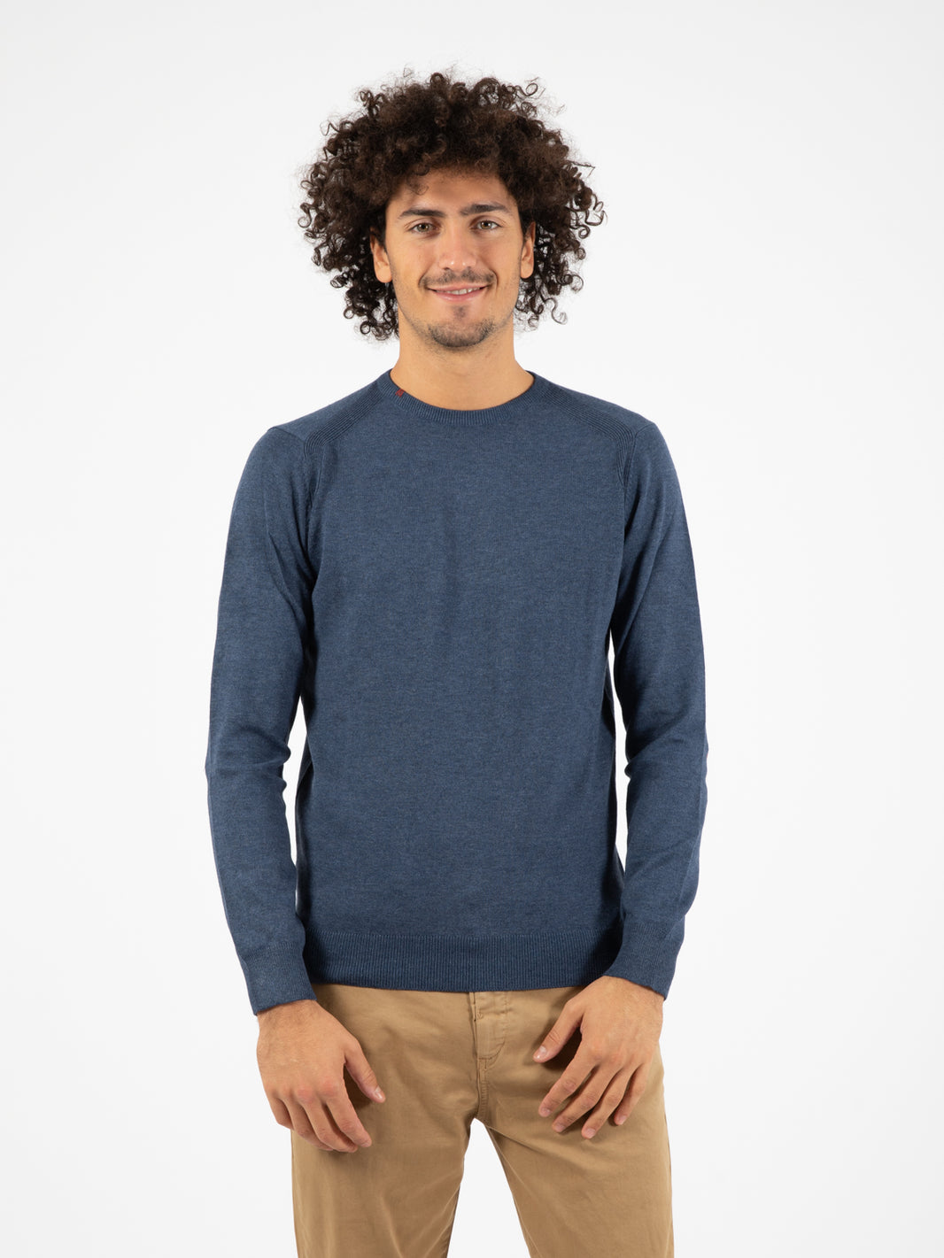 Maglione girocollo con toppe blu