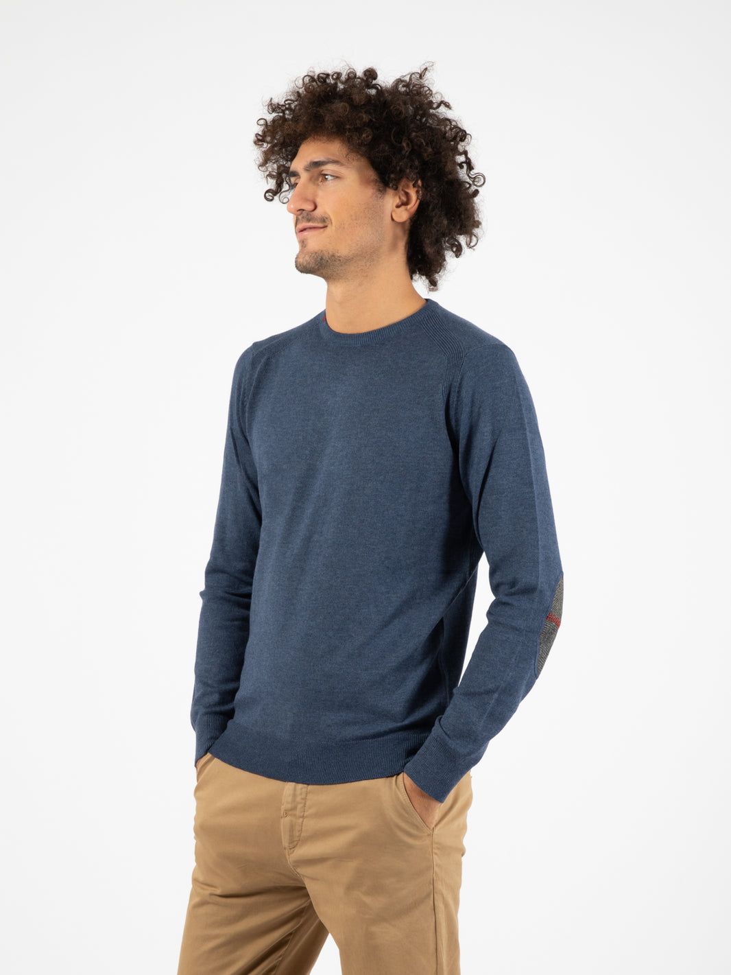Maglione girocollo con toppe blu