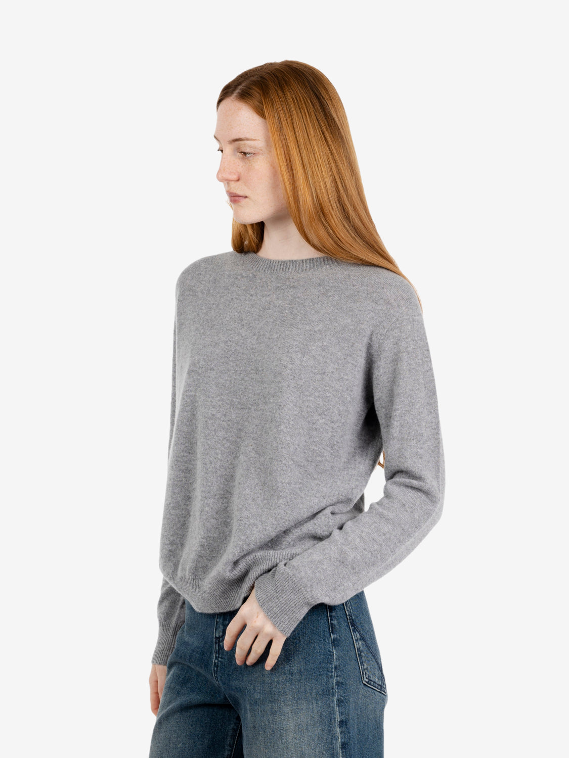 Medium grey crew-neck cashmere sweater