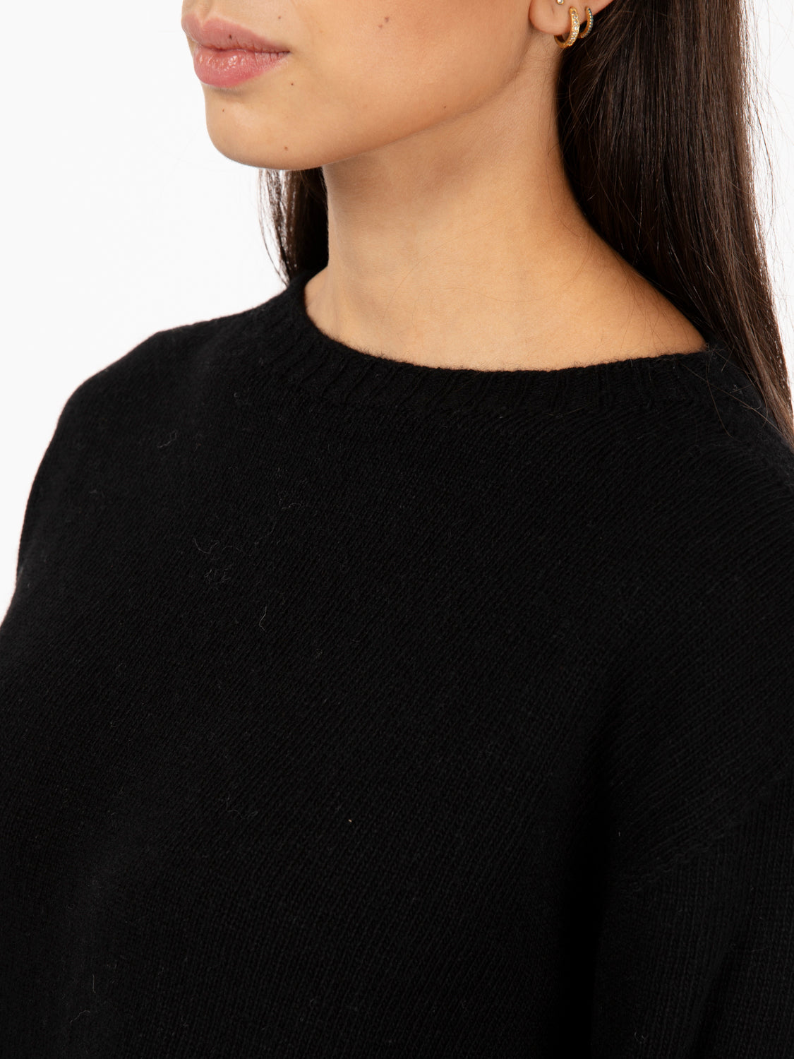 Black crew neck sweater
