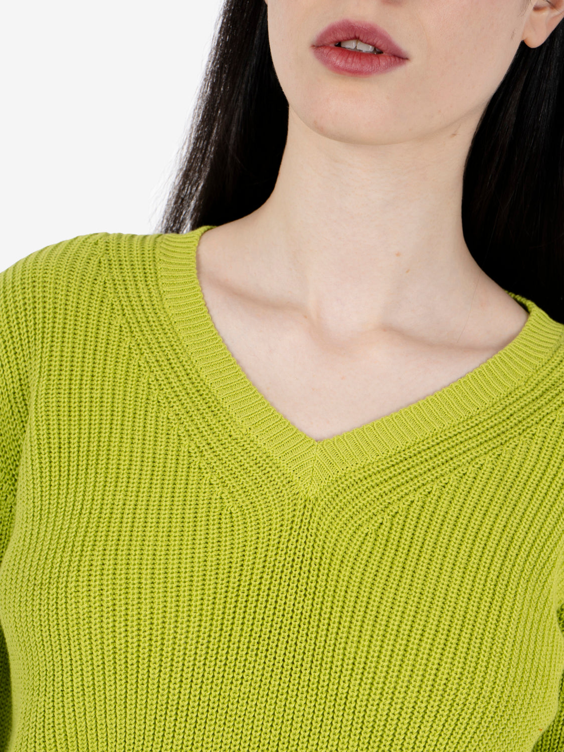 GREEN V-NECK SWEATER 456220_501