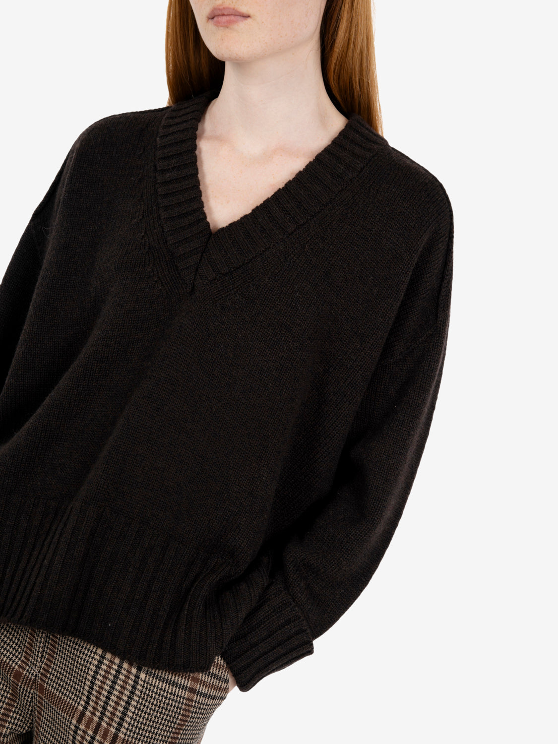 Maglione scollo V caffè