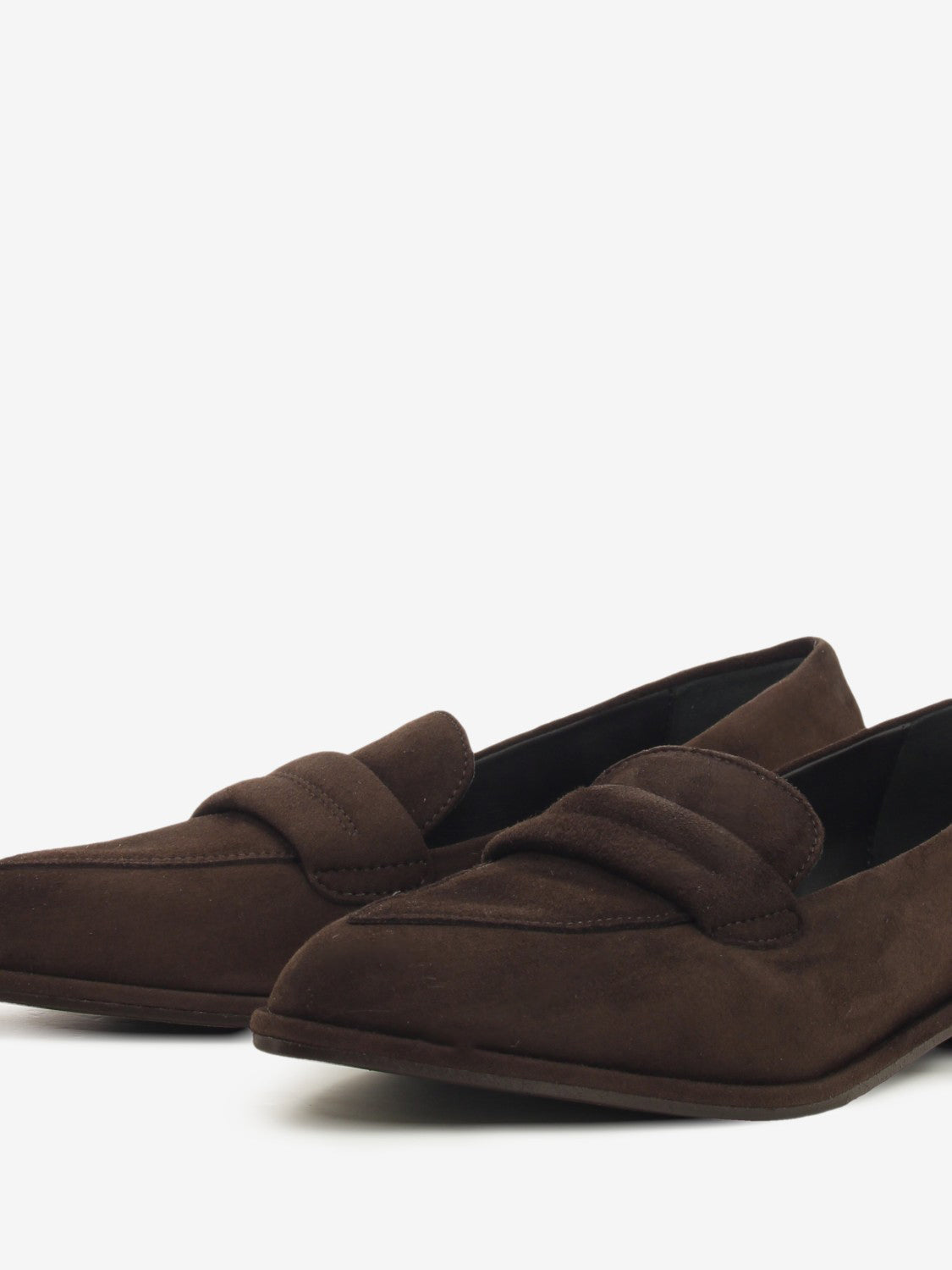 Mocassini a punta in suede testa di moro