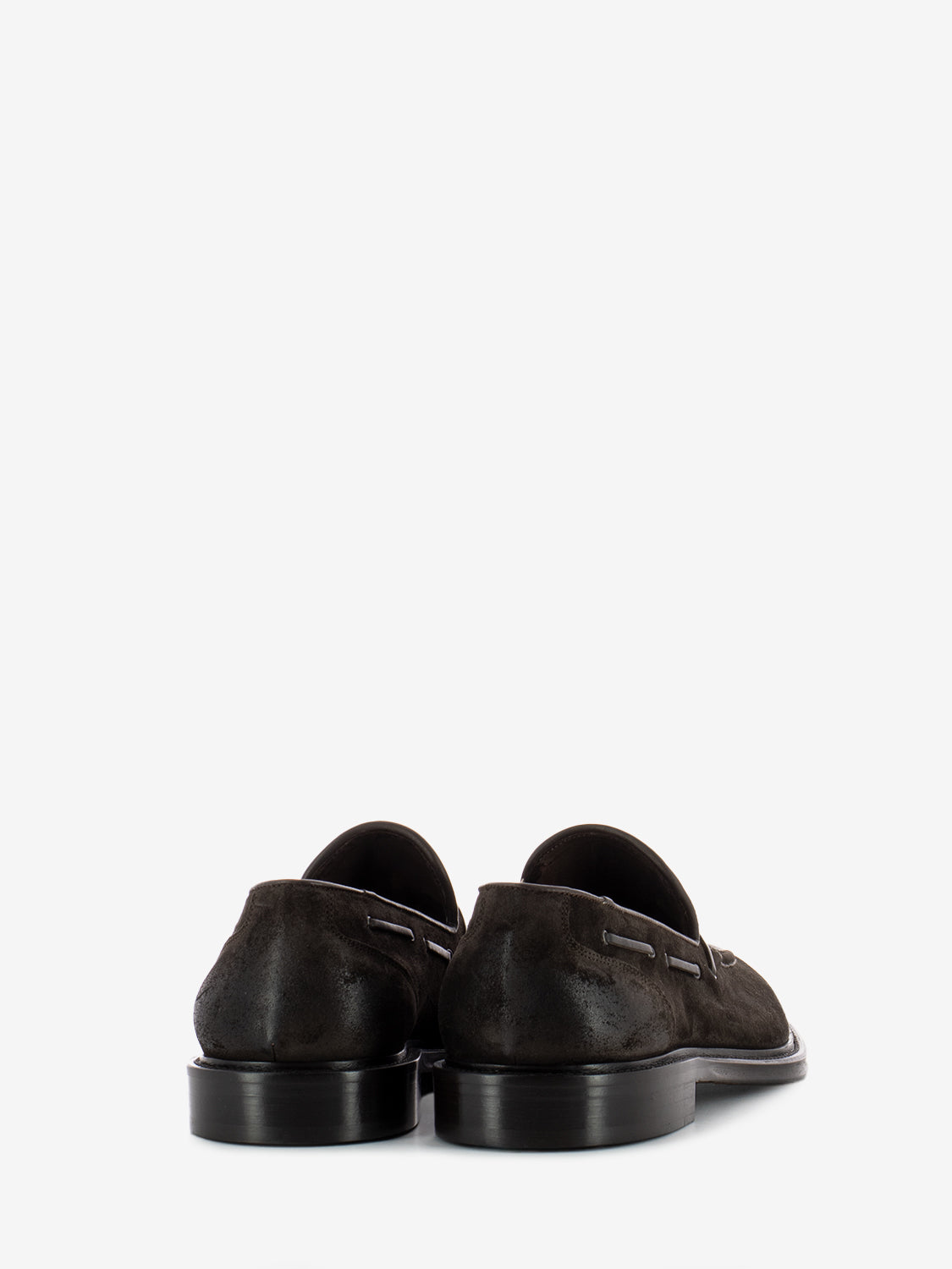 Suede moccasins with mocha tassels