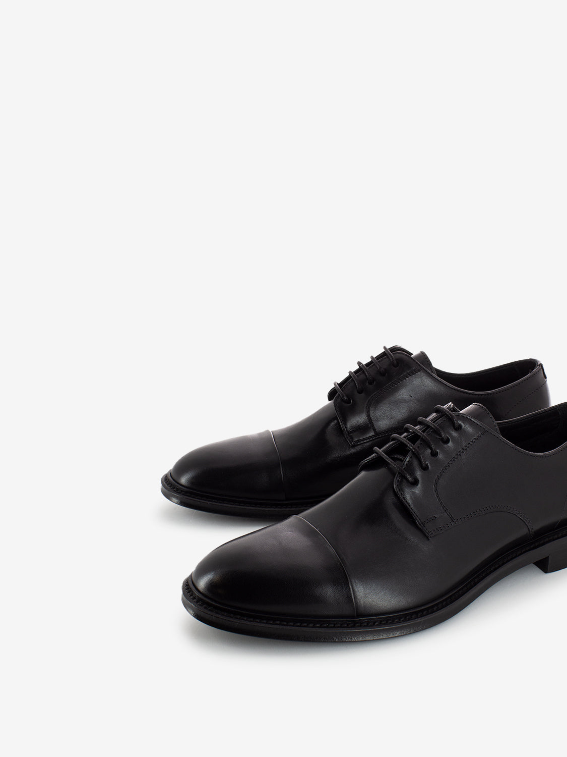 Oxford Montecarlo in black leather