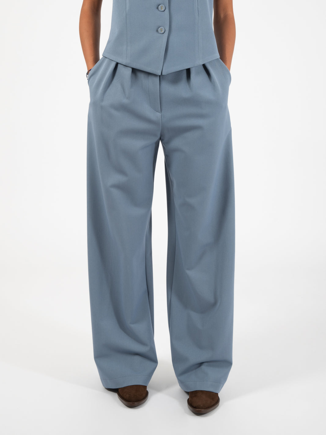 Pantalone a palazzo con doppia pence azzurro polvere