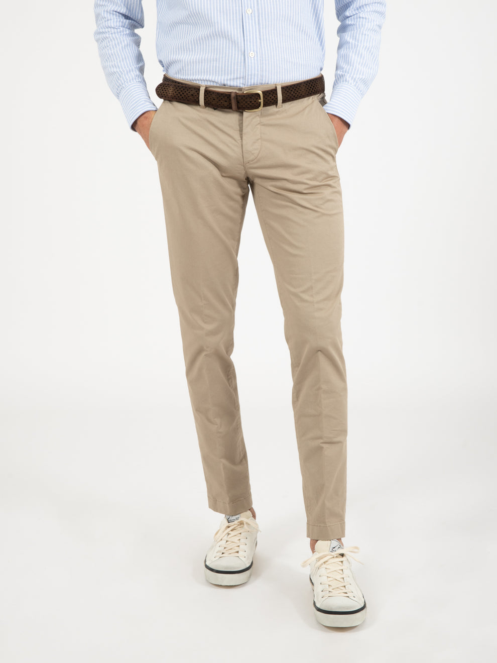 Pantaloni chino in cotone tortora