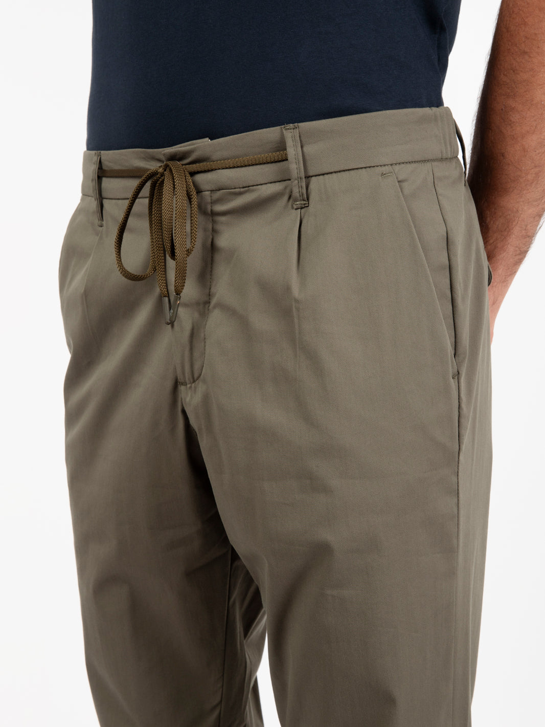 Pantaloni con coulisse militare