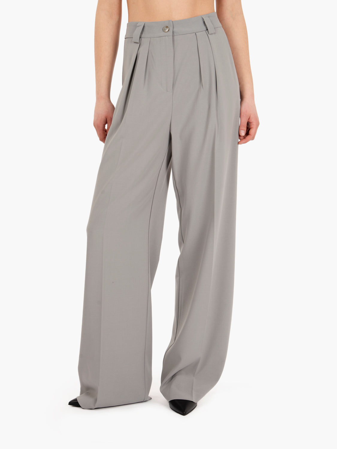 Double pleated trousers in grey