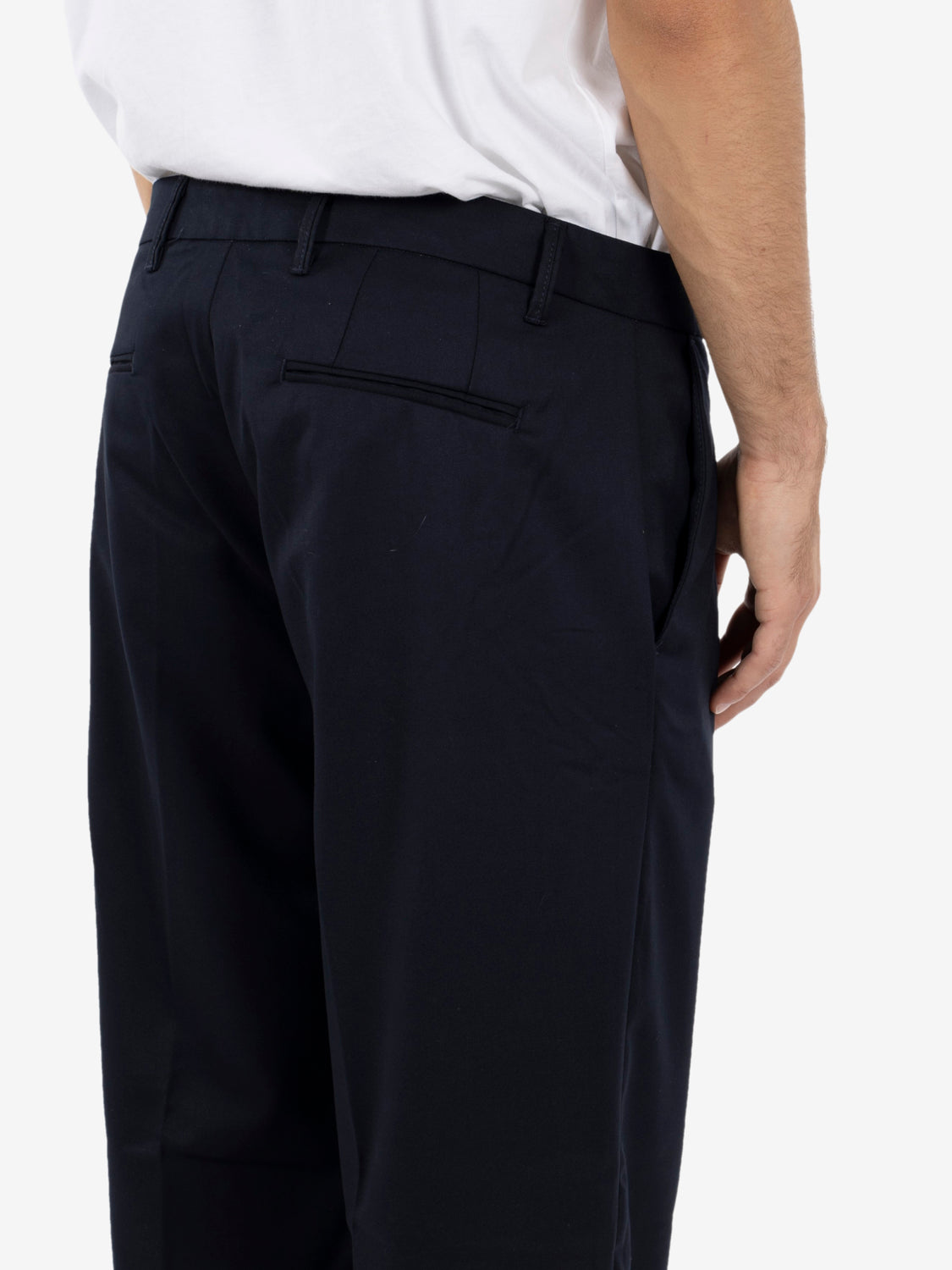 Pantaloni Genny con pinces blu