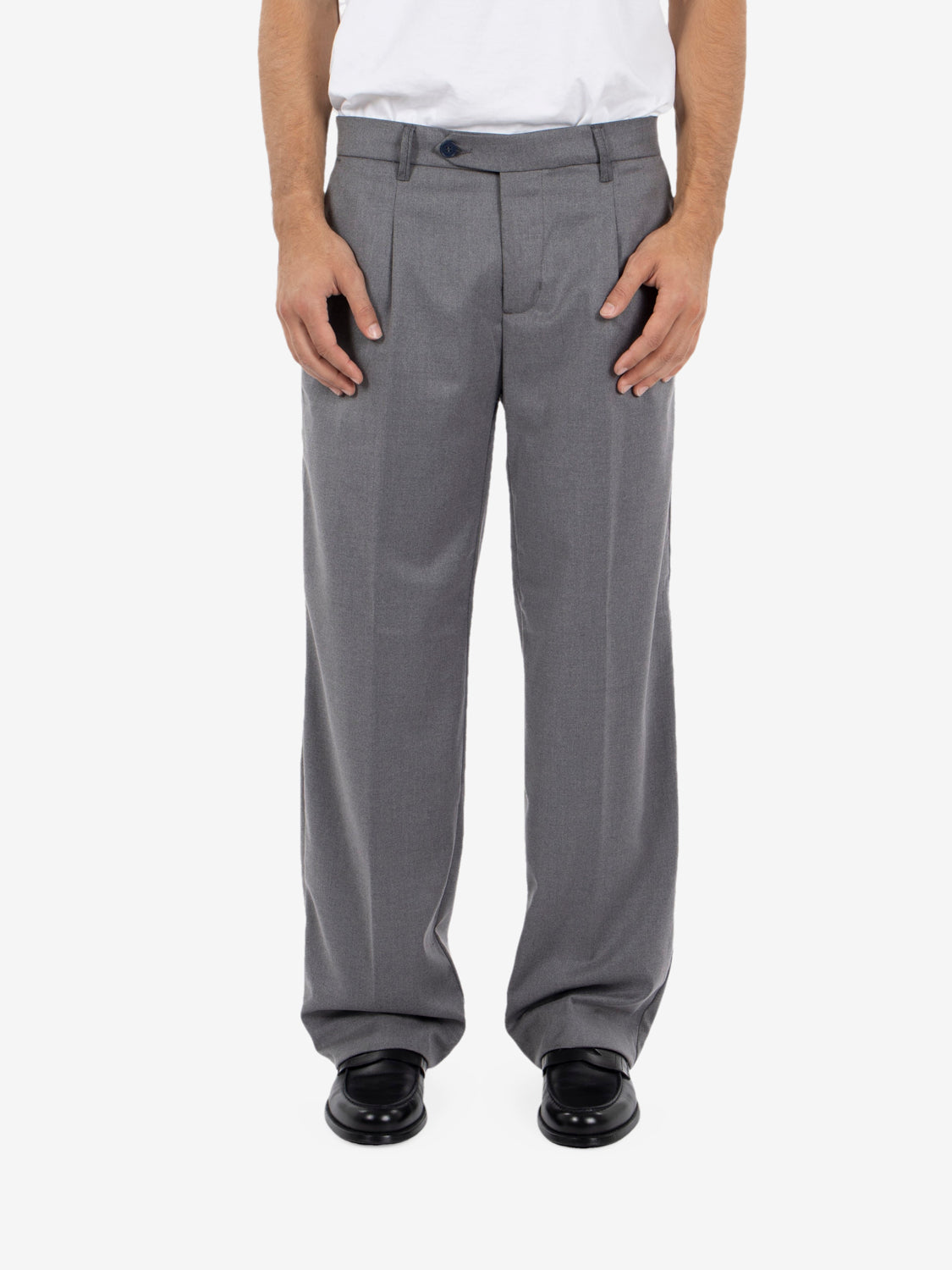 Pantaloni Genny con pinces grigi