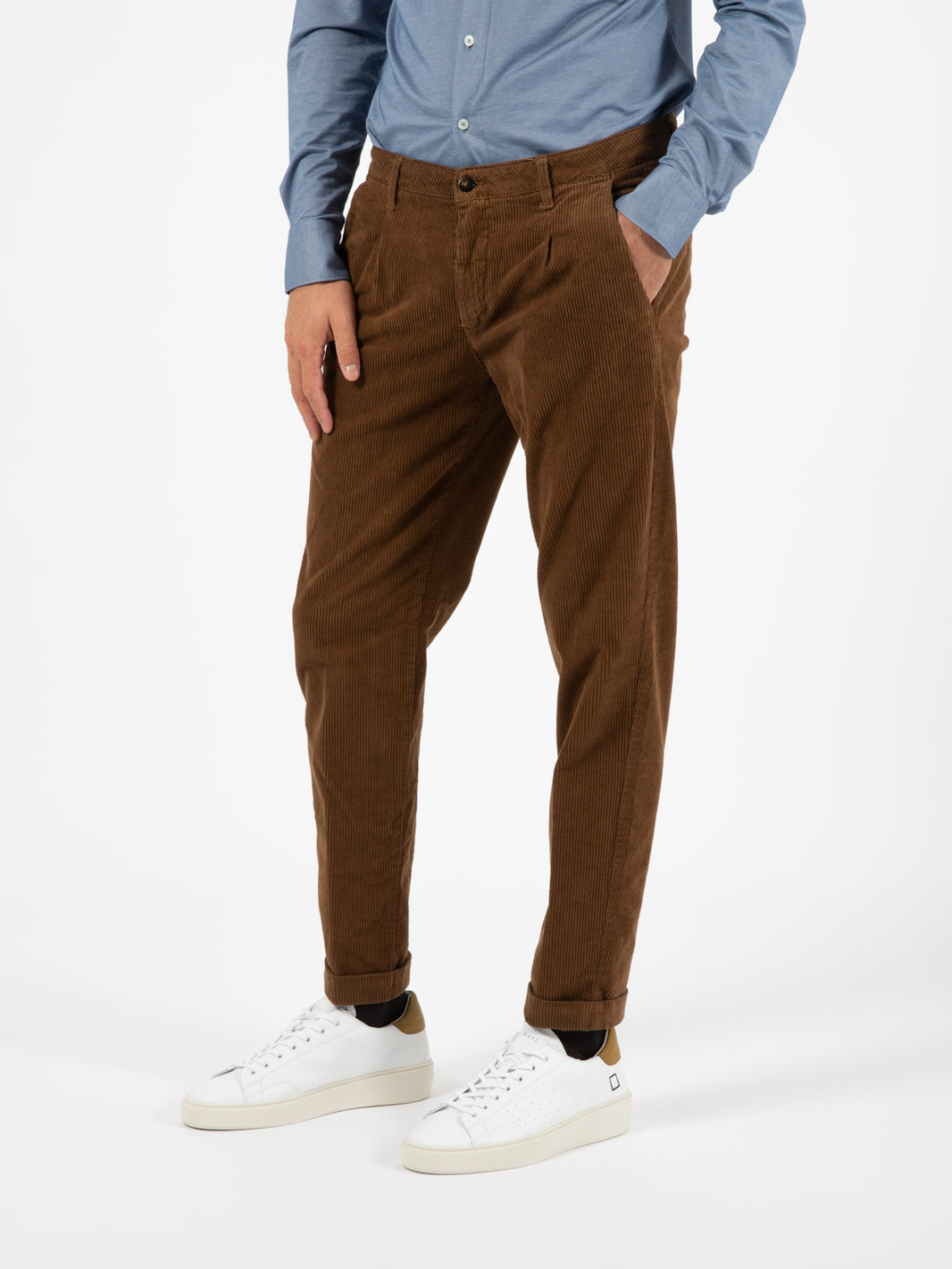 Pantaloni in velluto a coste caramello