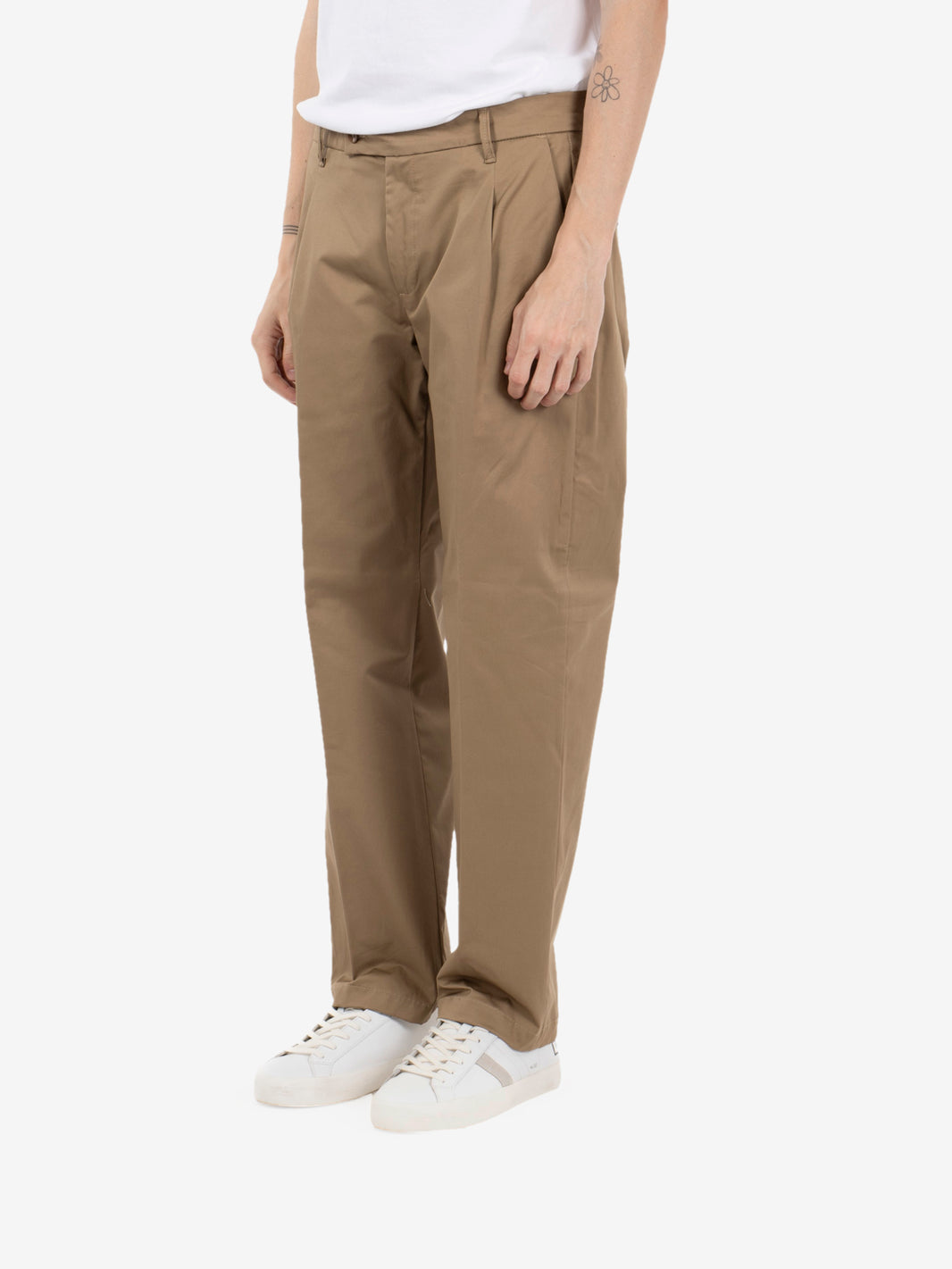 Pantaloni Nicky con pinces camel