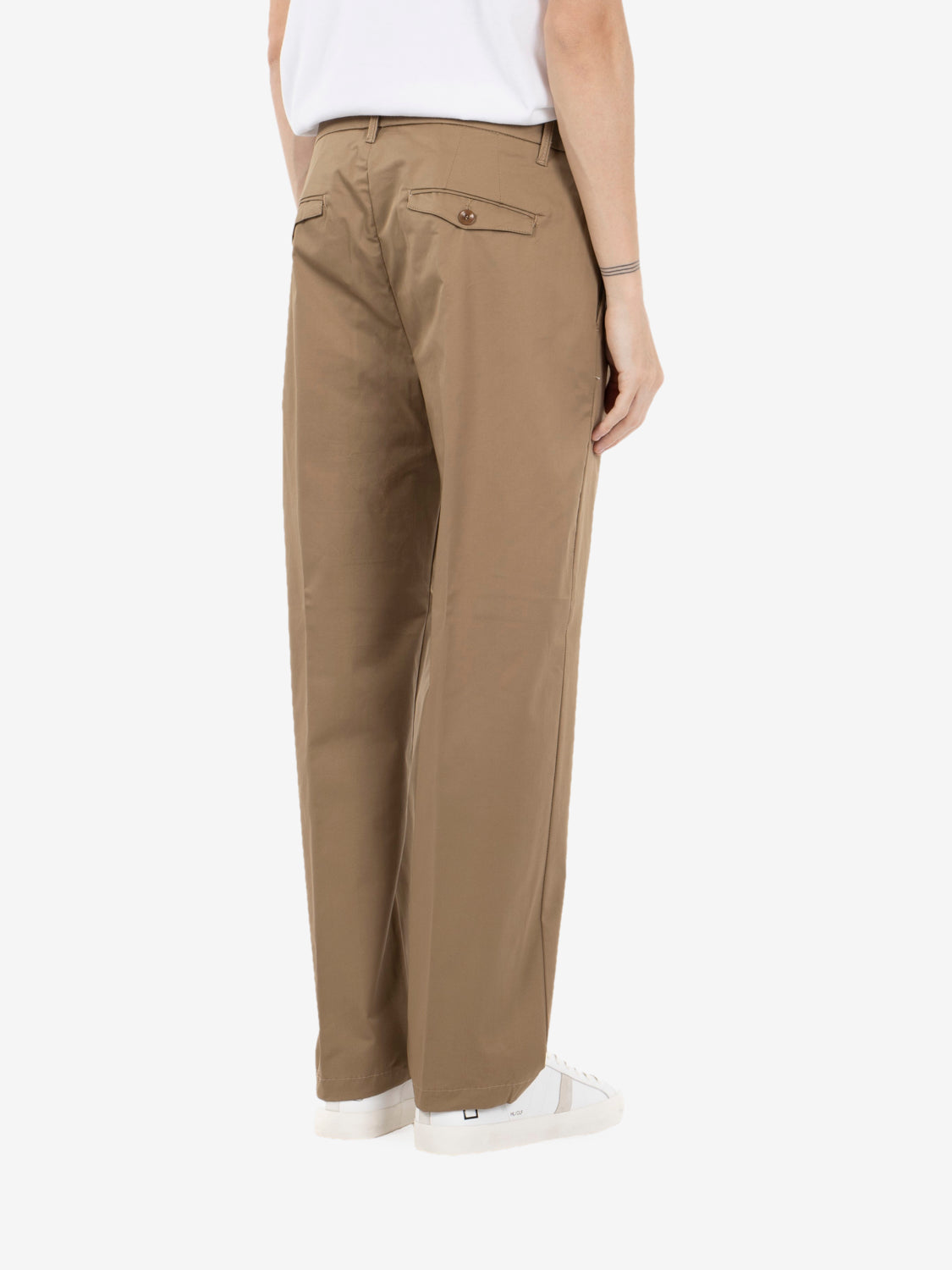 Pantaloni Nicky con pinces camel