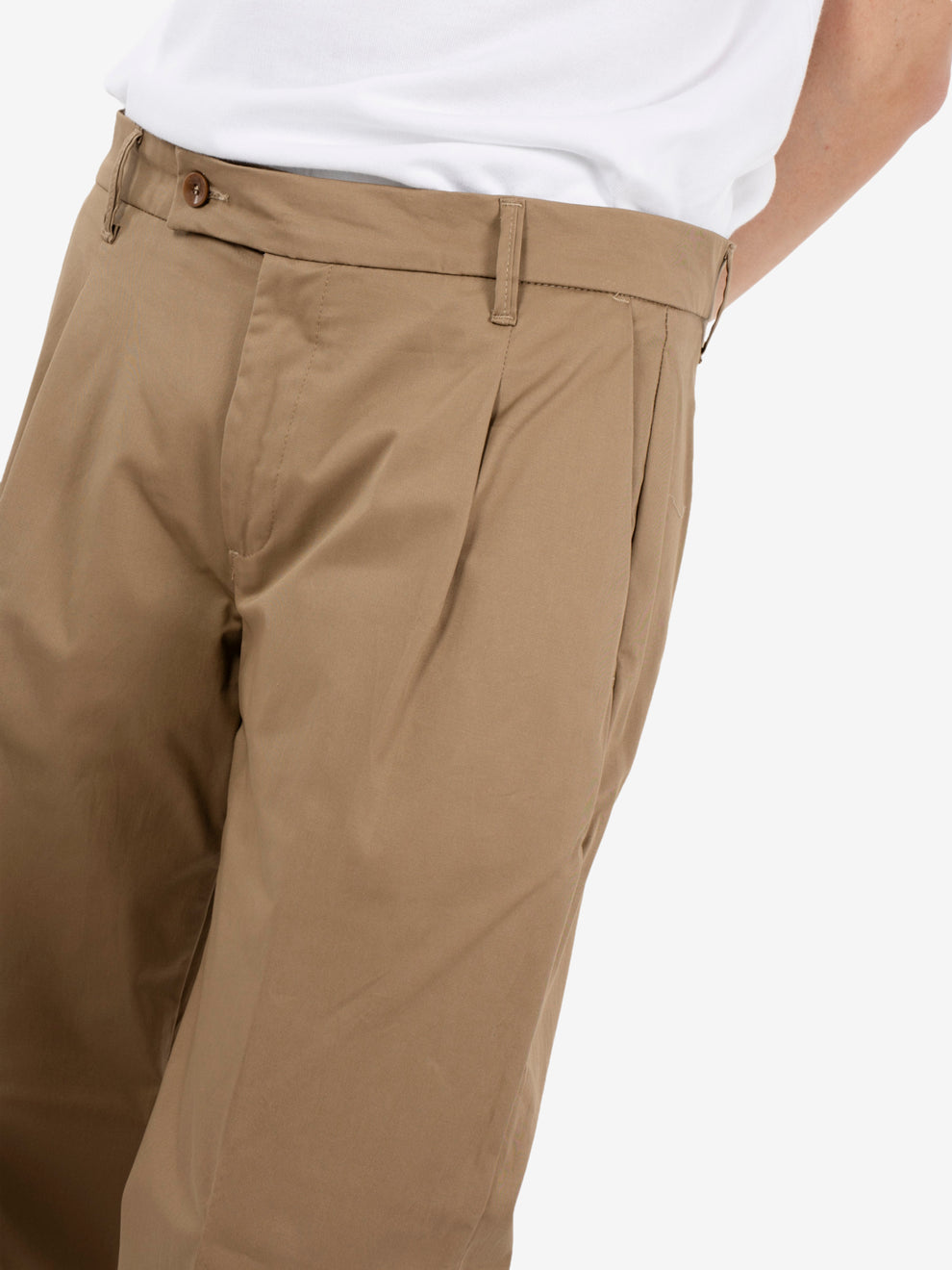 Pantaloni Nicky con pinces camel