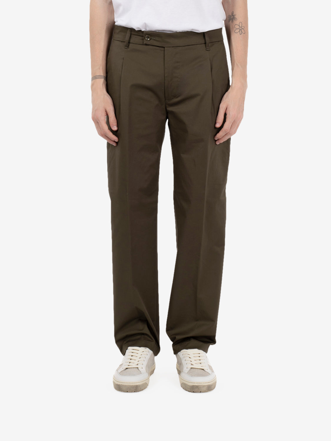 Pantaloni Nicky con pinces militare