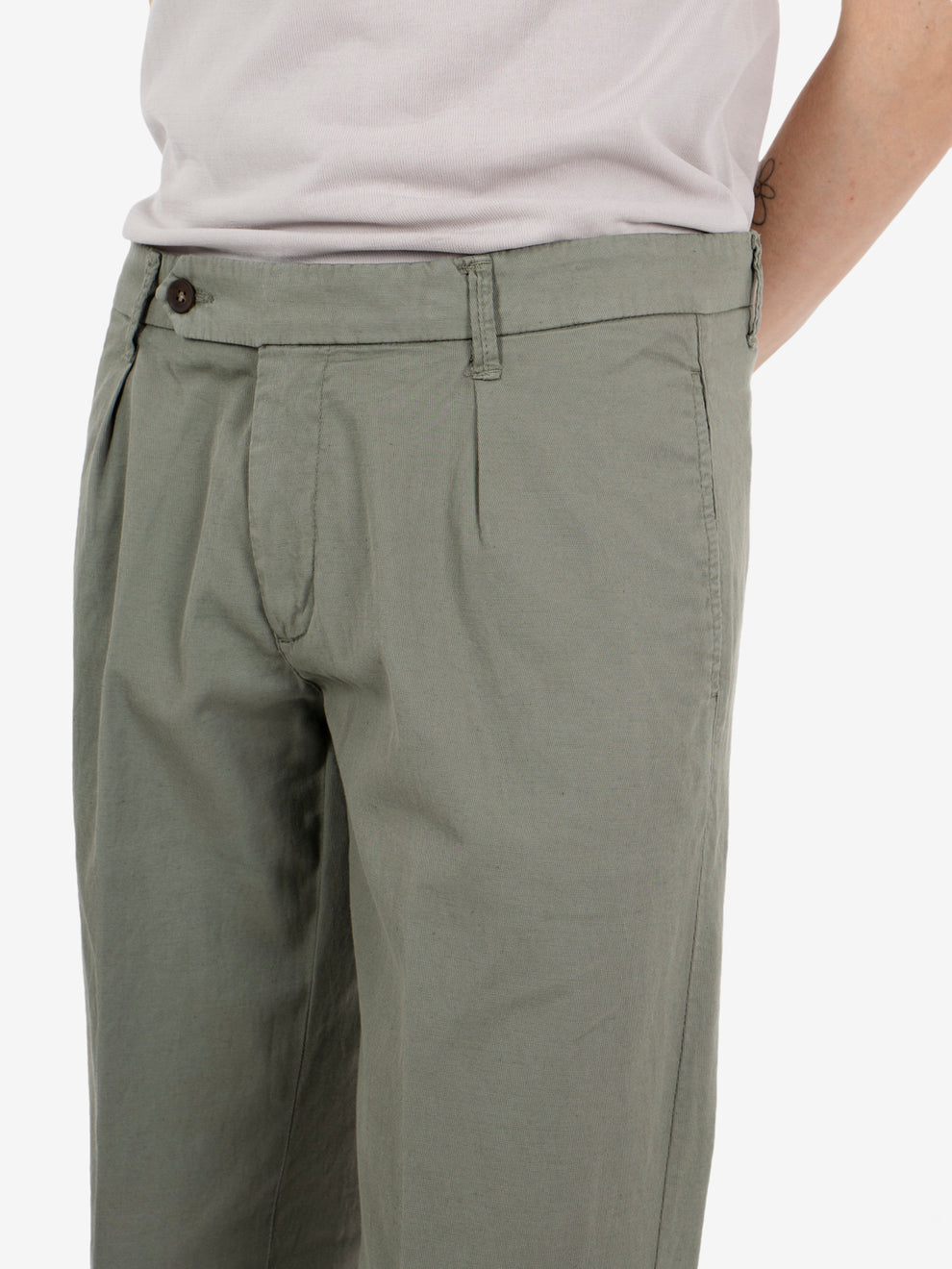 Pantaloni Nitro in misto lino con pinces salvia