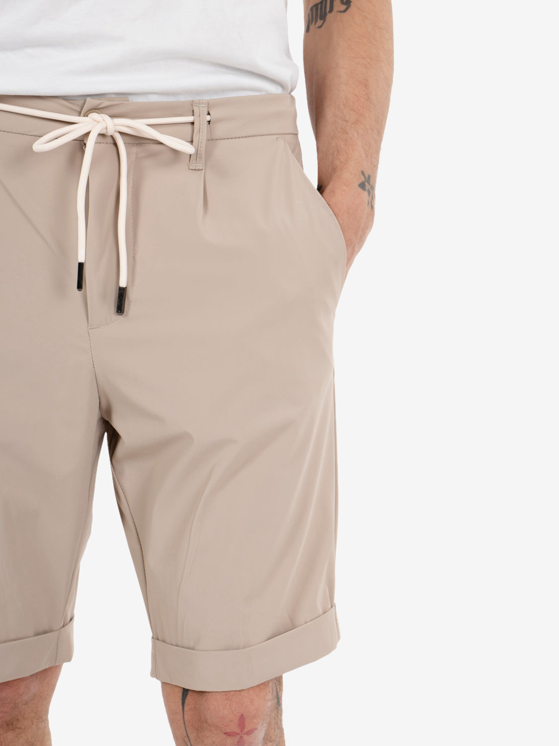 Aristide beige canvas Bermuda shorts