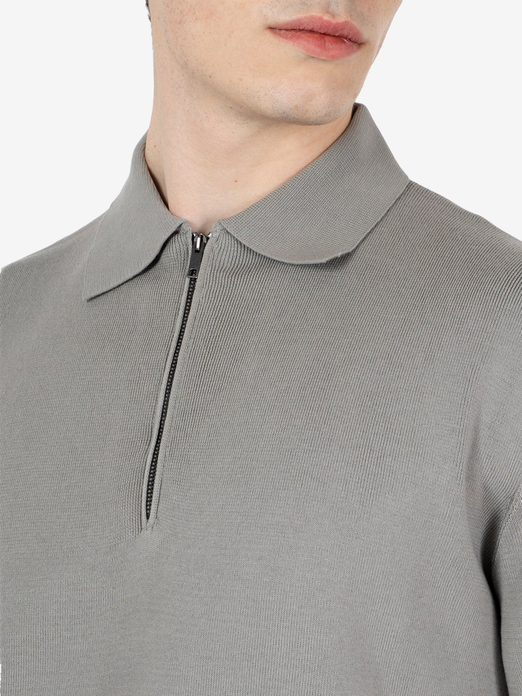 Polo con zip iron