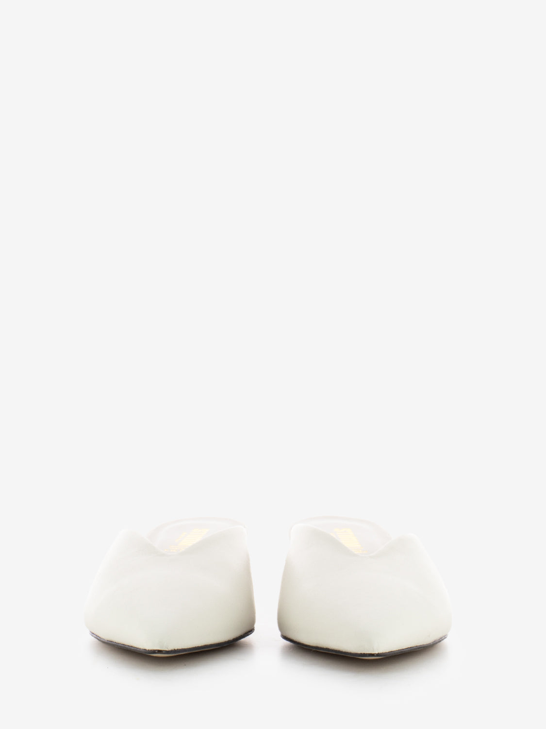 Pointed toe clog with white heel