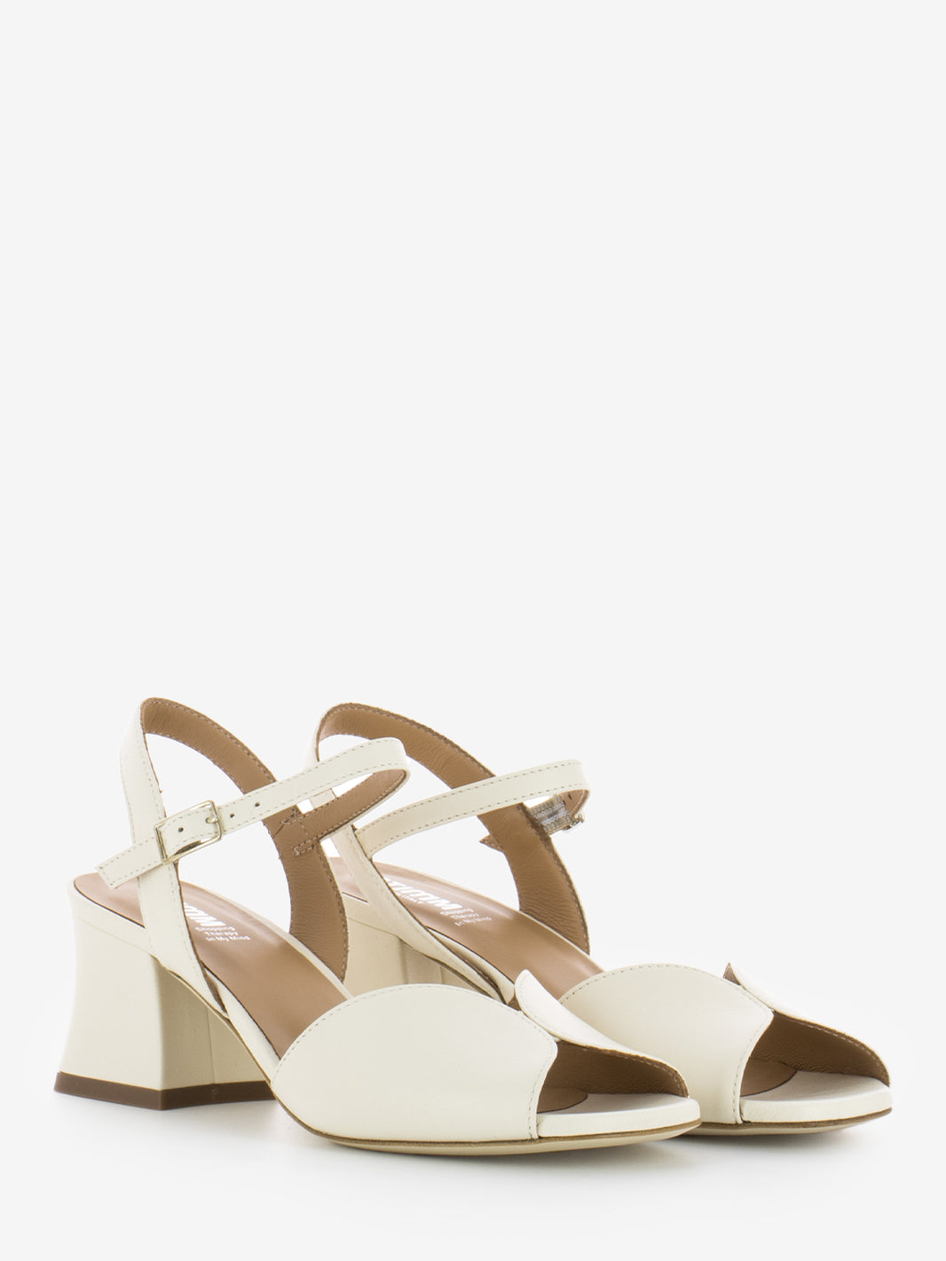 Aria softy milk sandals
