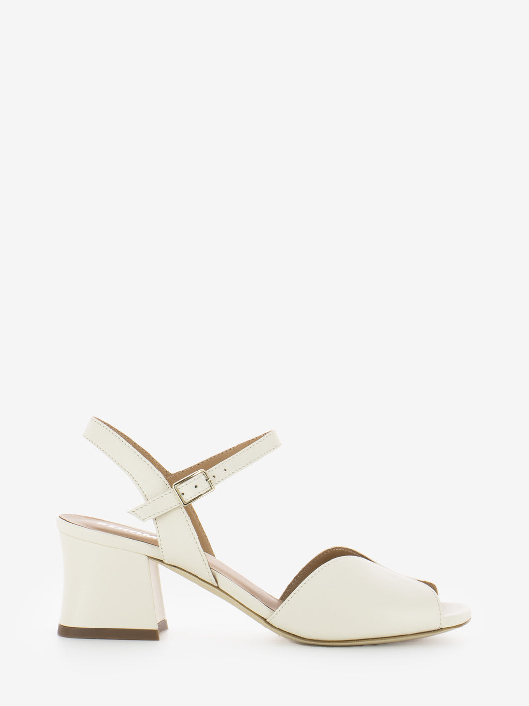 Aria softy milk sandals