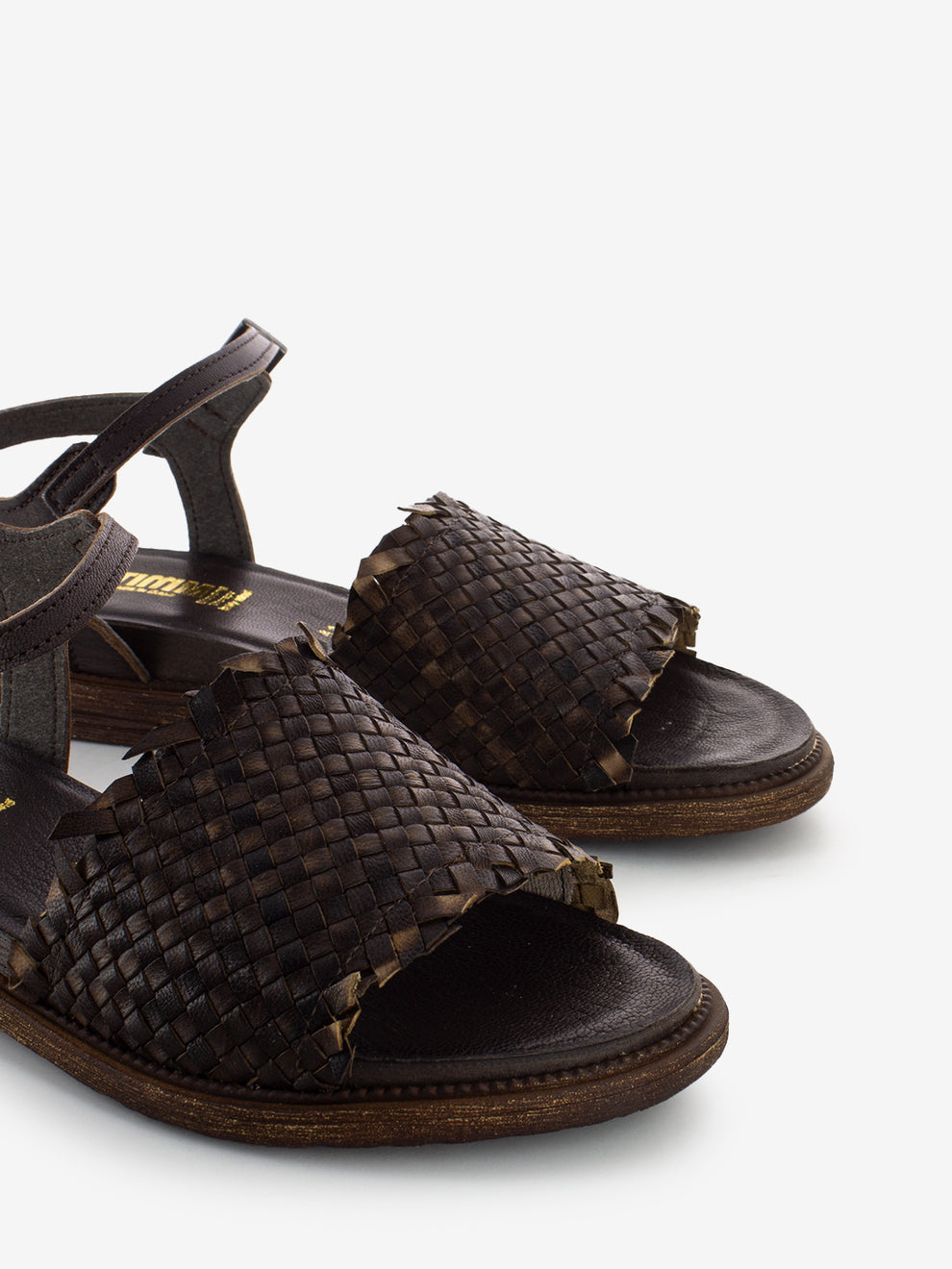 Sandals with braided band dark brown