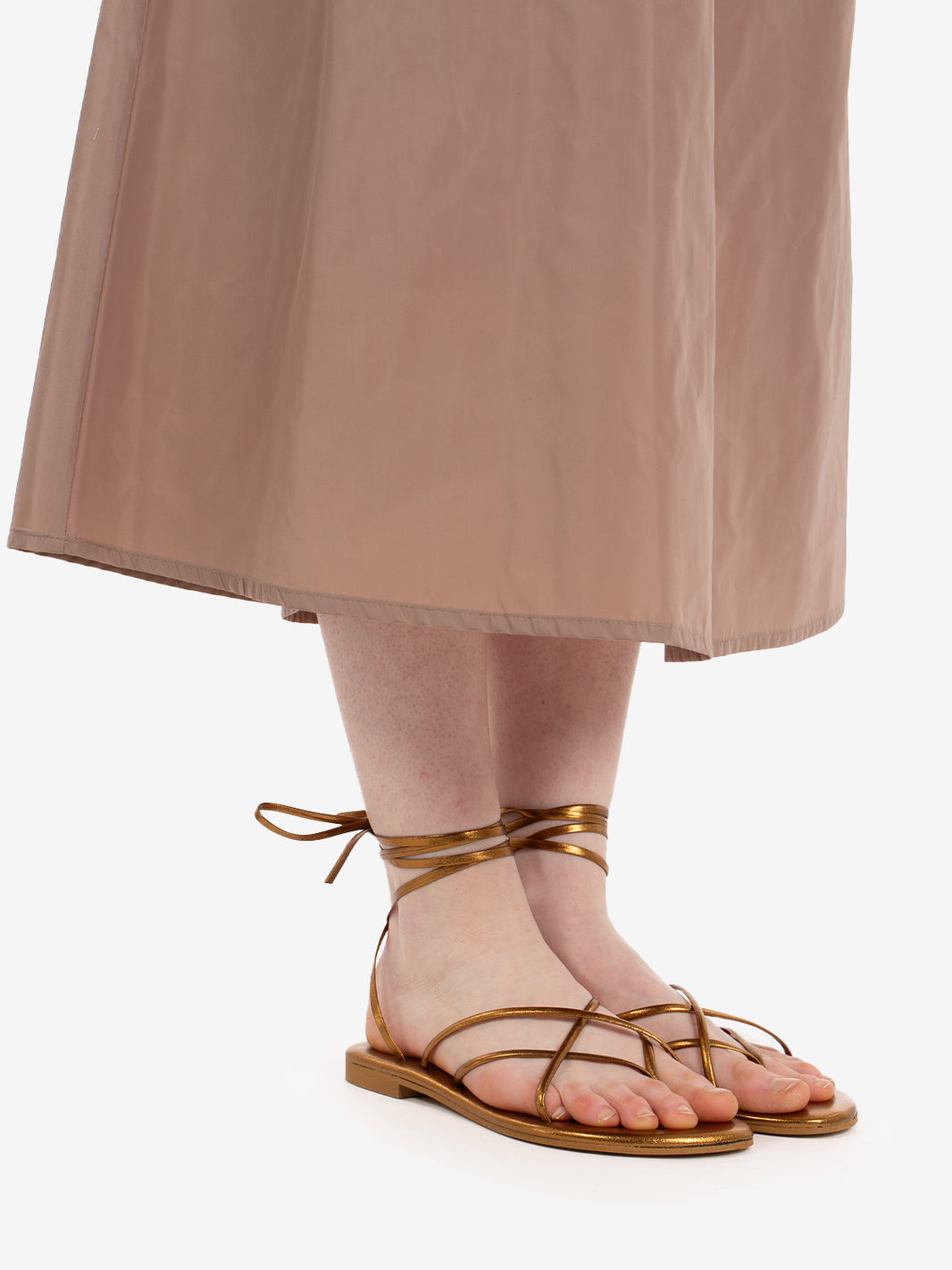 Sandalo in pelle laminata bronzo