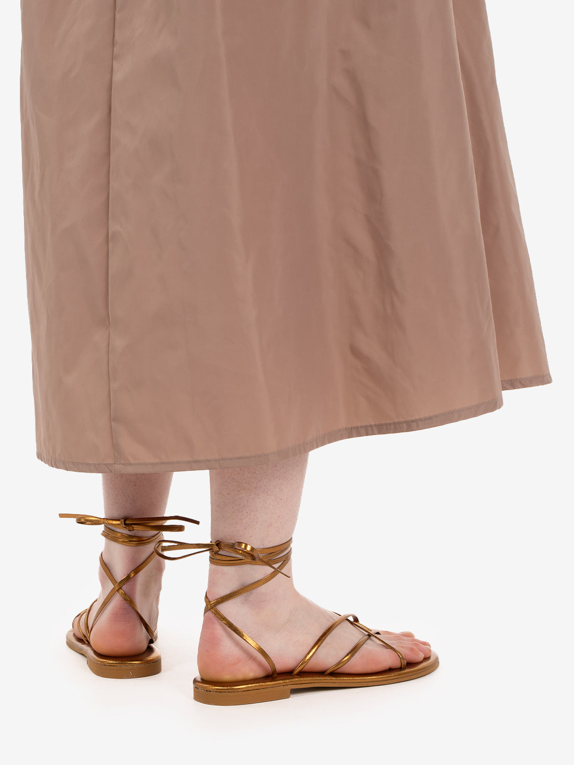 Sandalo in pelle laminata bronzo