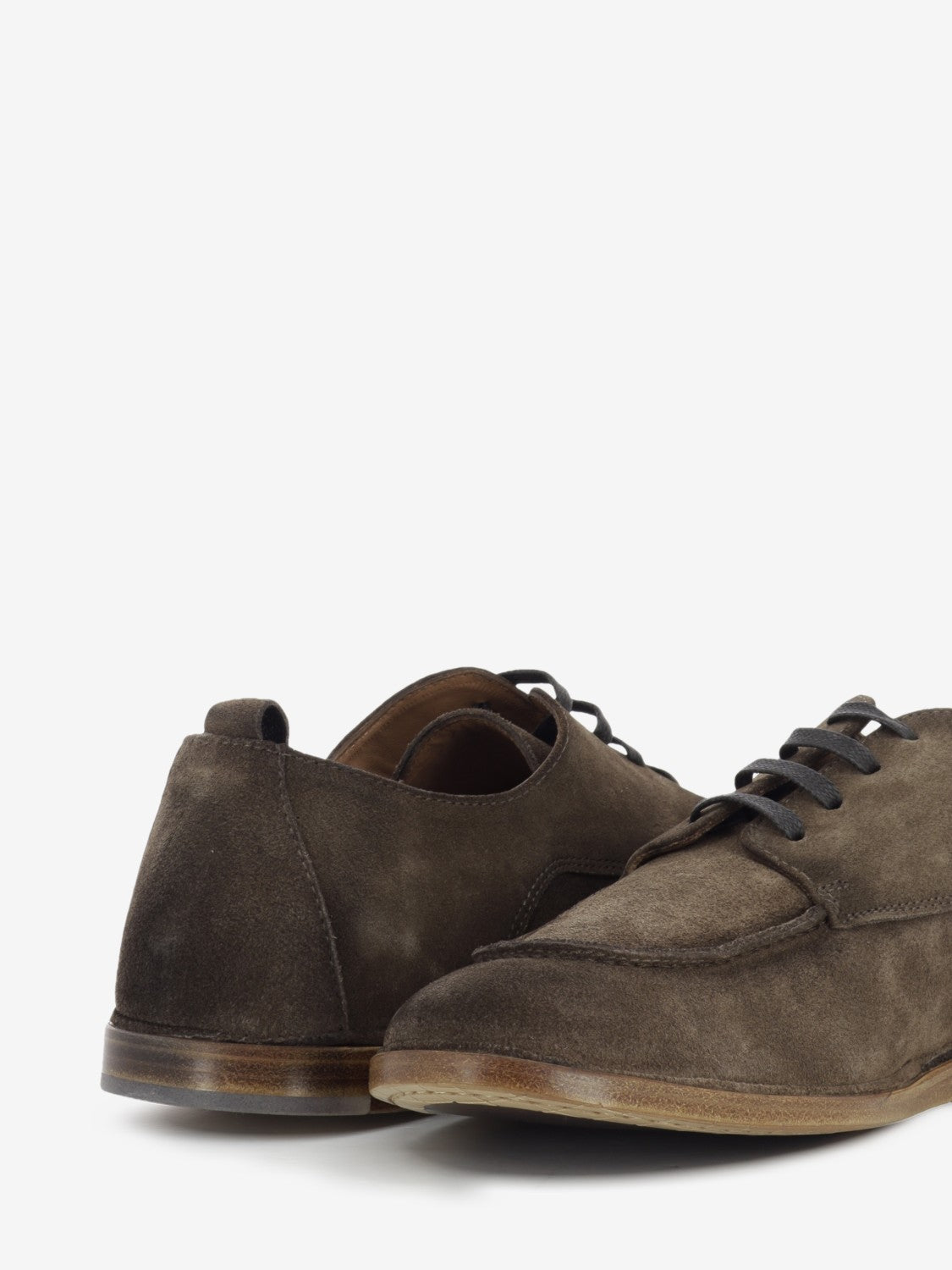 Scarpa con lacci in suede camoscio