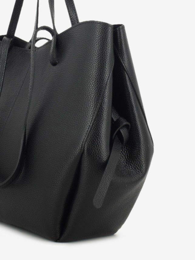 Shopping bag in pelle martellata black