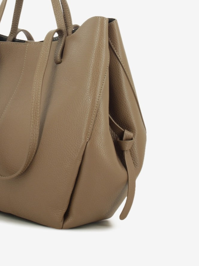 Tobacco hammered leather shopping bag