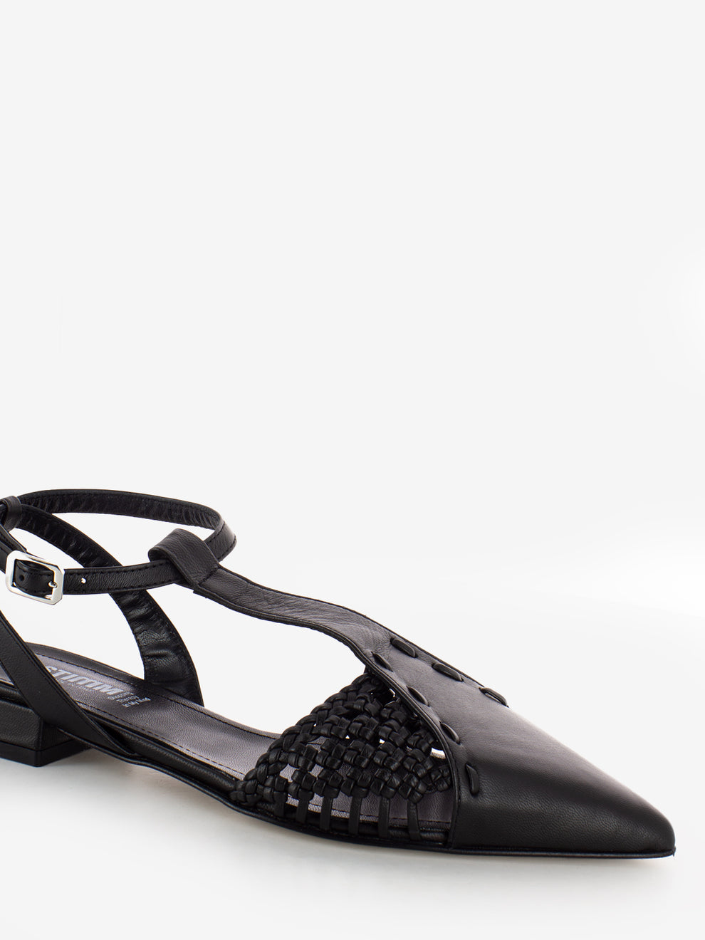 Slingback a punta nera