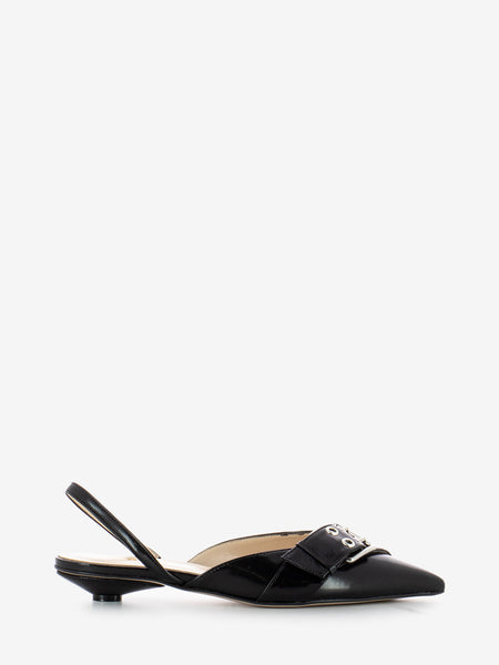 Slingback bassa a punta con cinturino nero