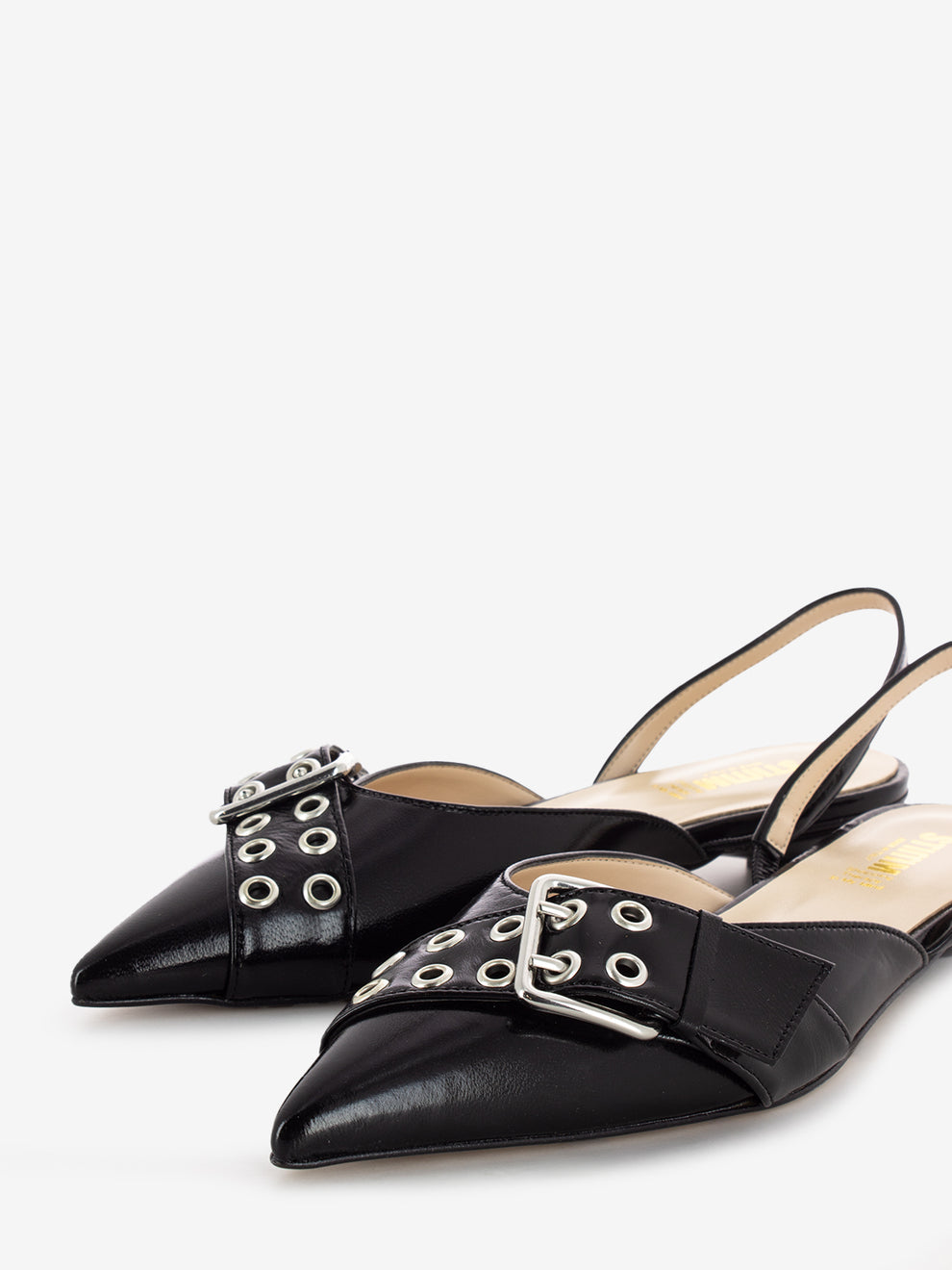 Slingback bassa a punta con cinturino nero