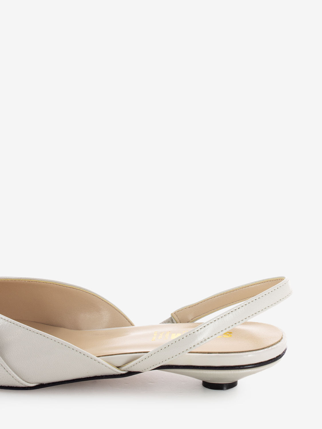 Slingback bassa a punta con cinturino sasso