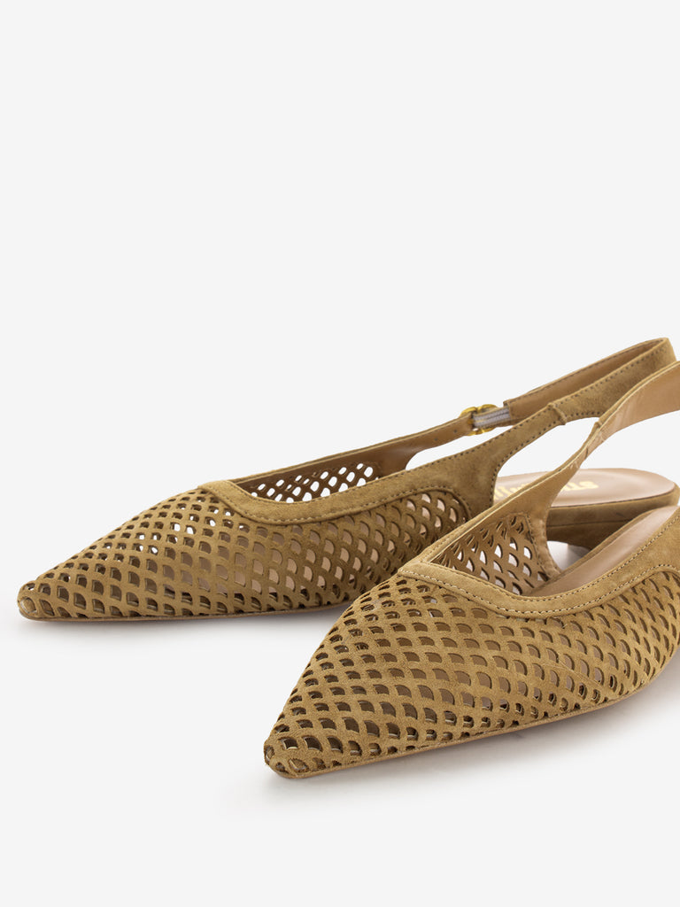 STIMM - Slingback bassa a punta traforata camel