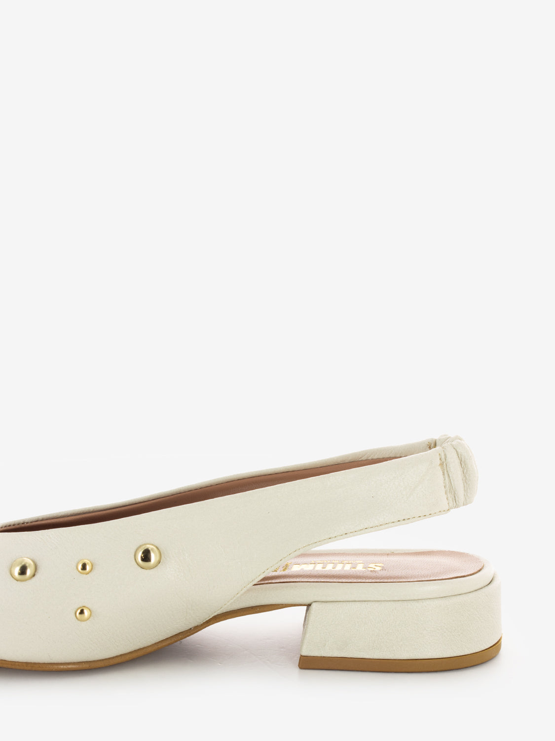 Slingback basse con borchie panna