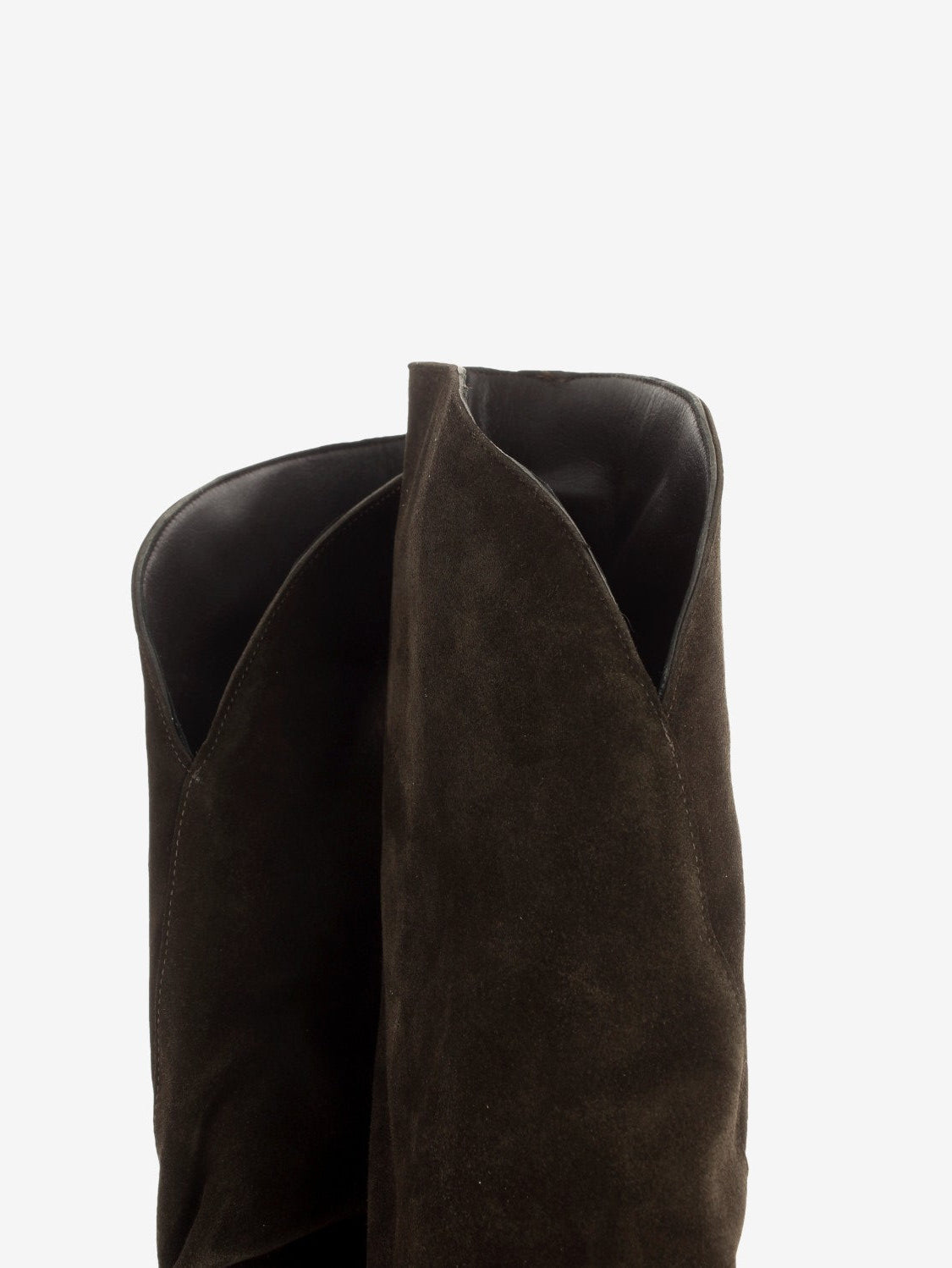 Suede boots with dark brown turn-ups