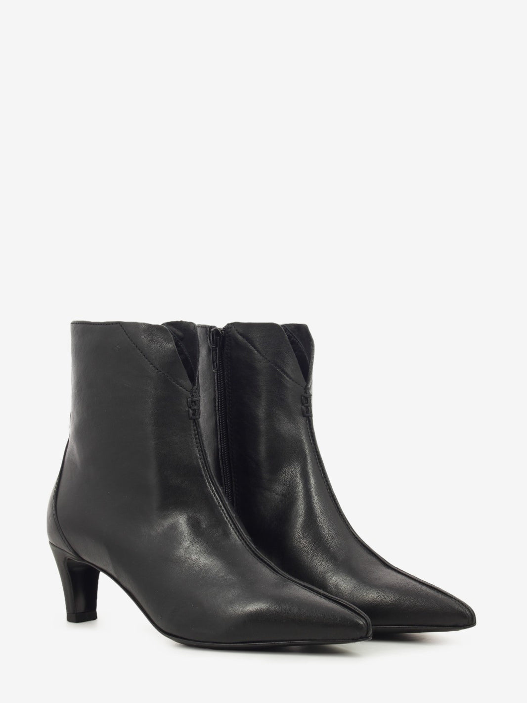 Tronchetto con tacco in nappa wash nero